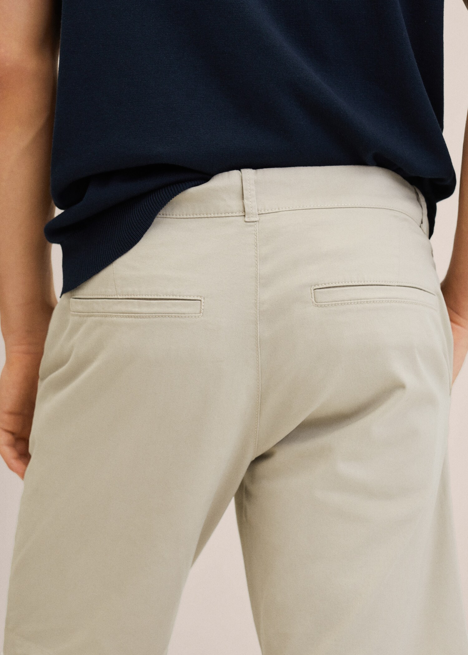 Slim-fit chino cotton bermuda shorts - Details of the article 3