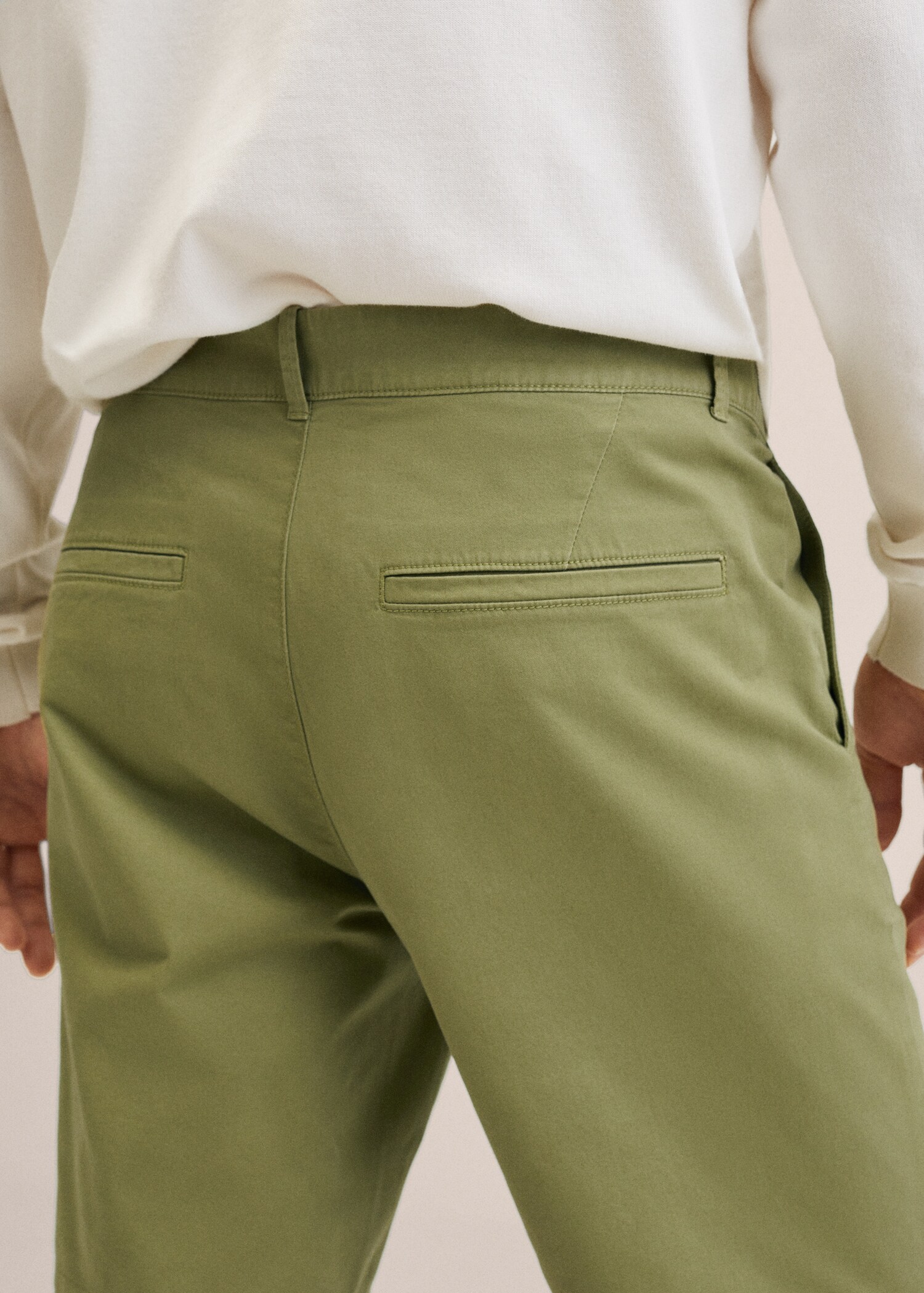 Slim-fit chino cotton bermuda shorts - Details of the article 3