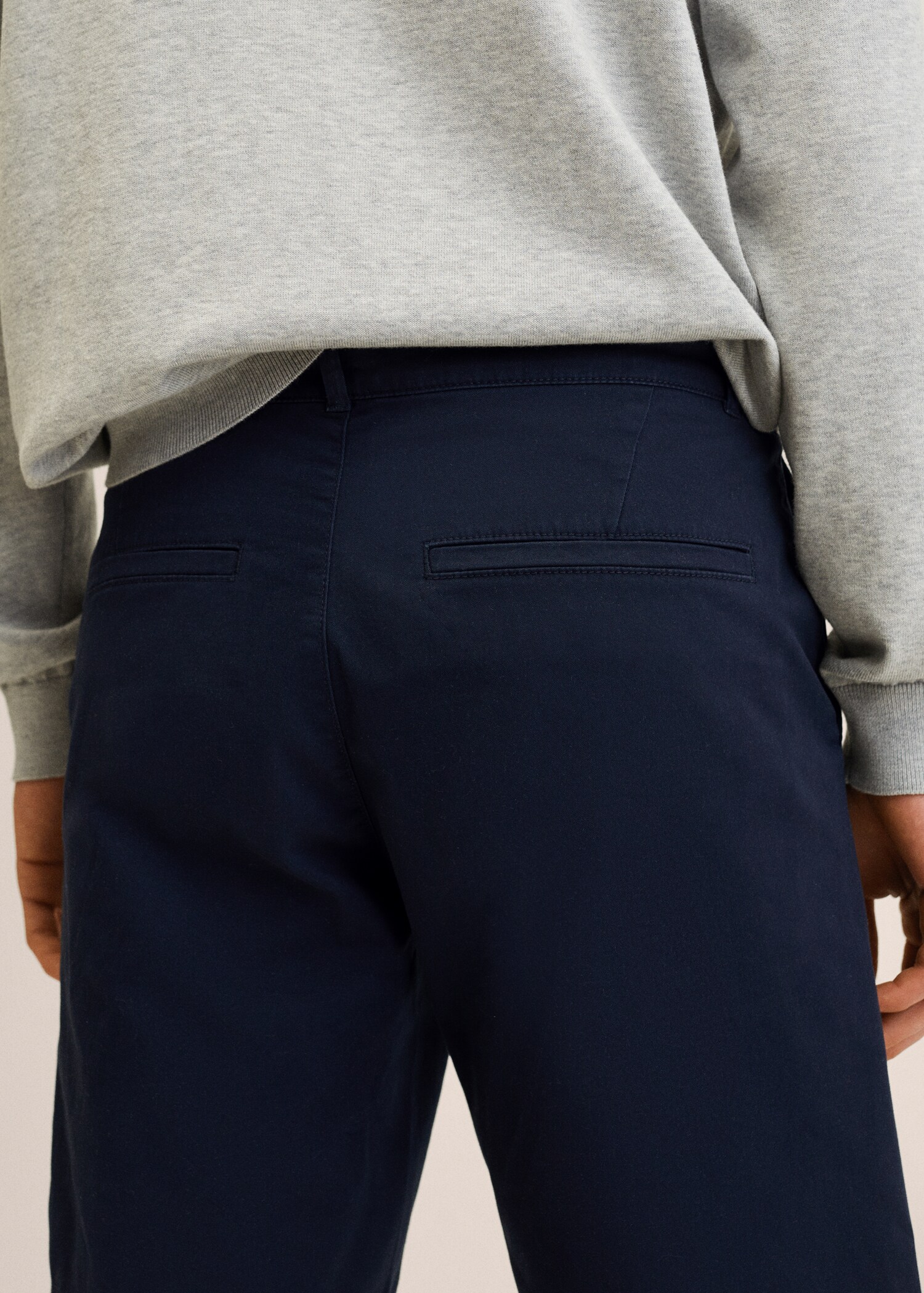 Slim-fit chino cotton bermuda shorts - Details of the article 3