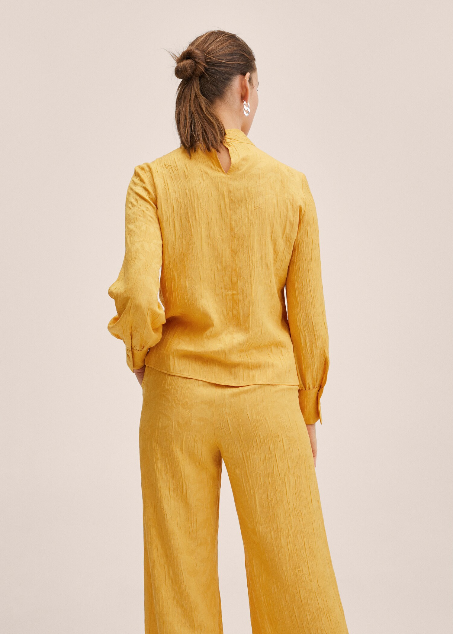 Blusa fluida nudo - Reverso del artículo