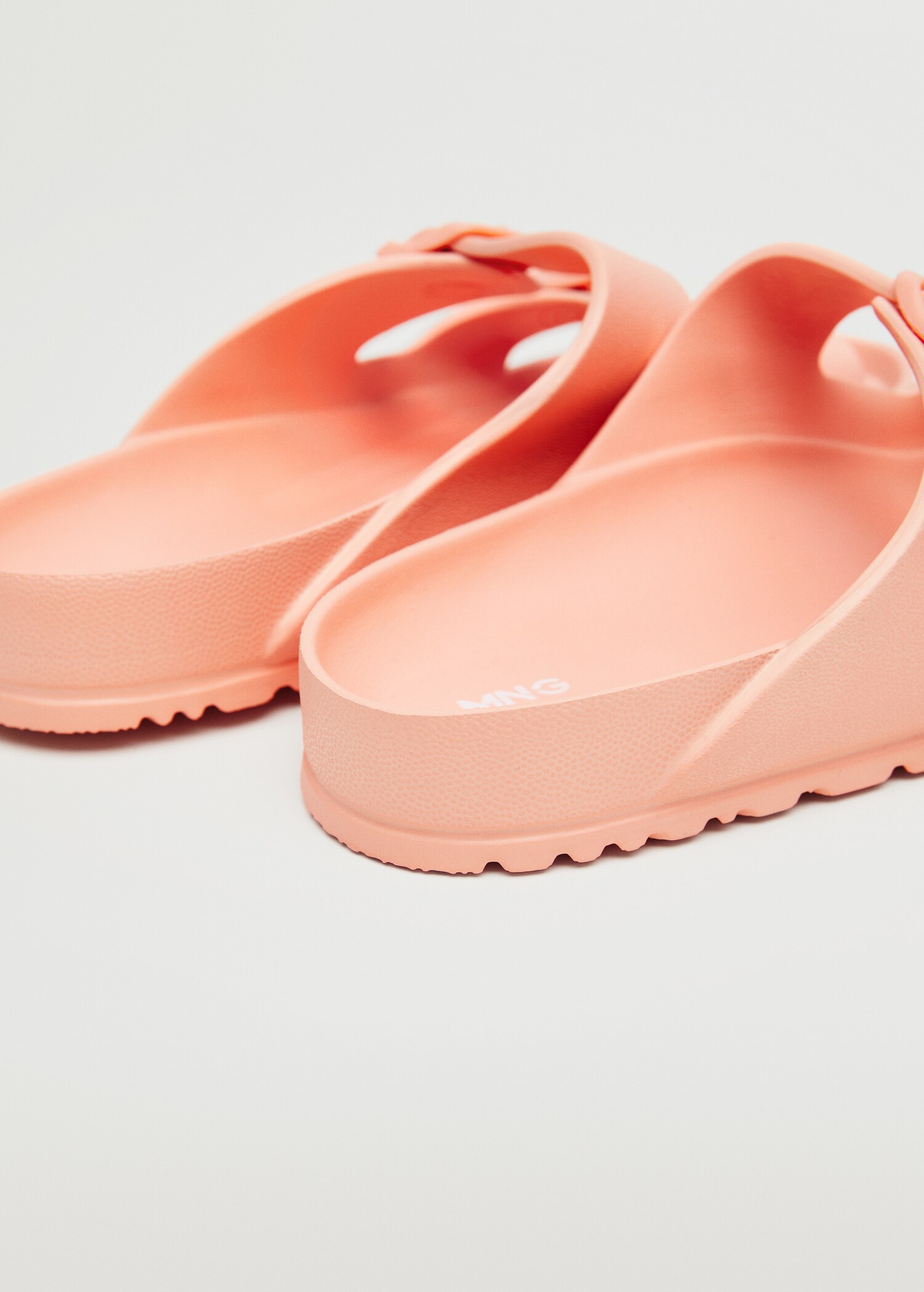 Flip flops buckles - Details of the article 2