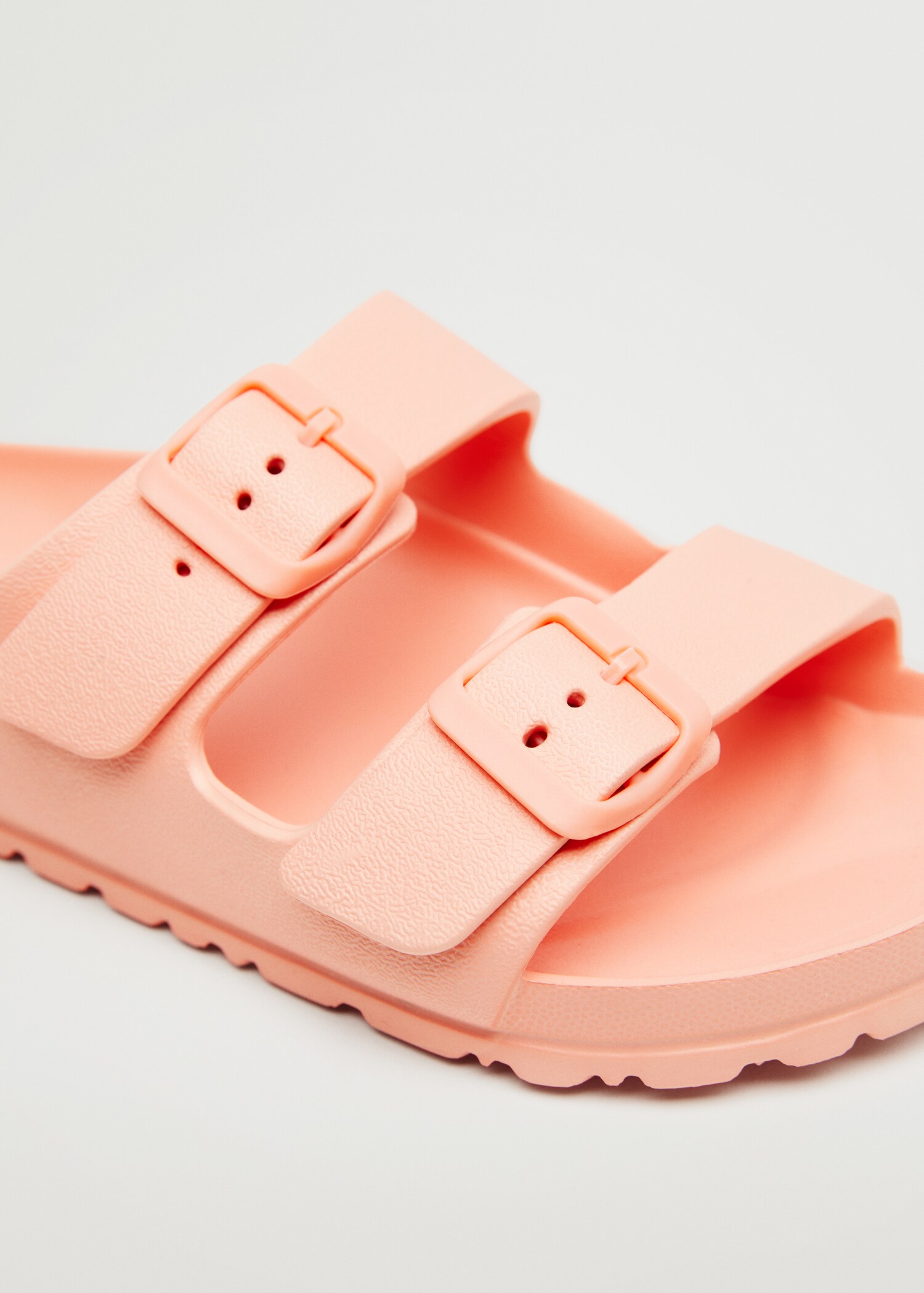 Flip flops buckles - Details of the article 3