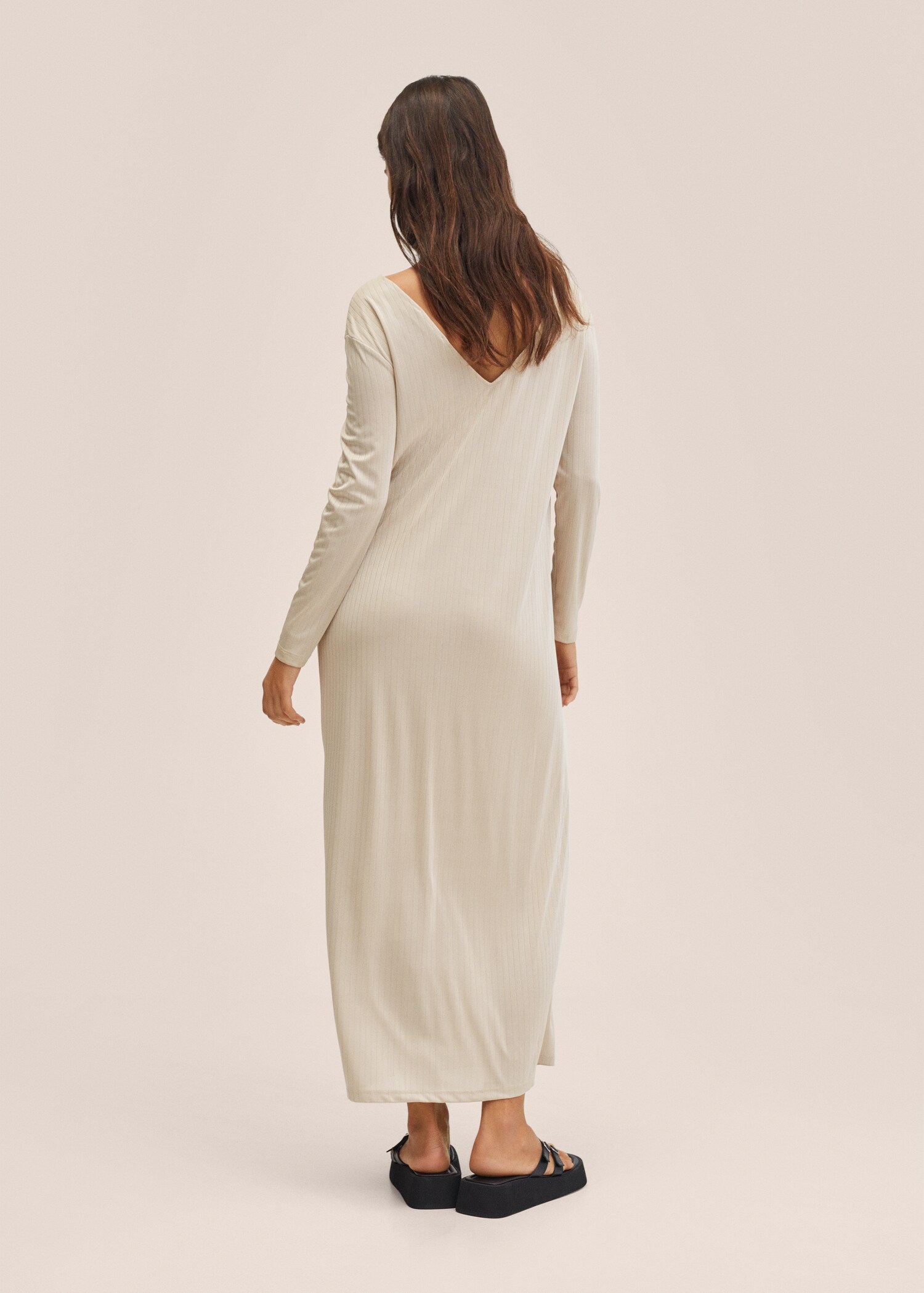 Oversize dress - Reverse of the article