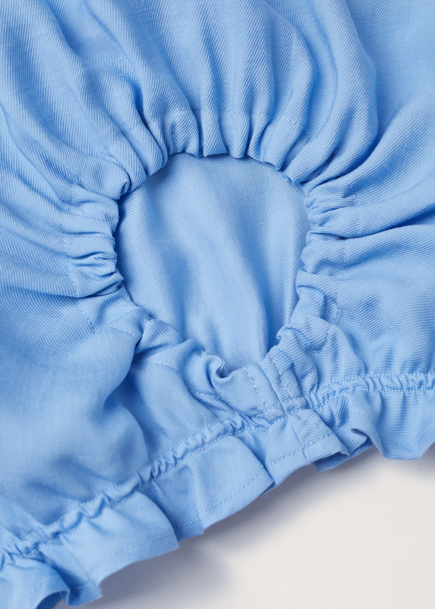 V-back blouse - Details of the article 8
