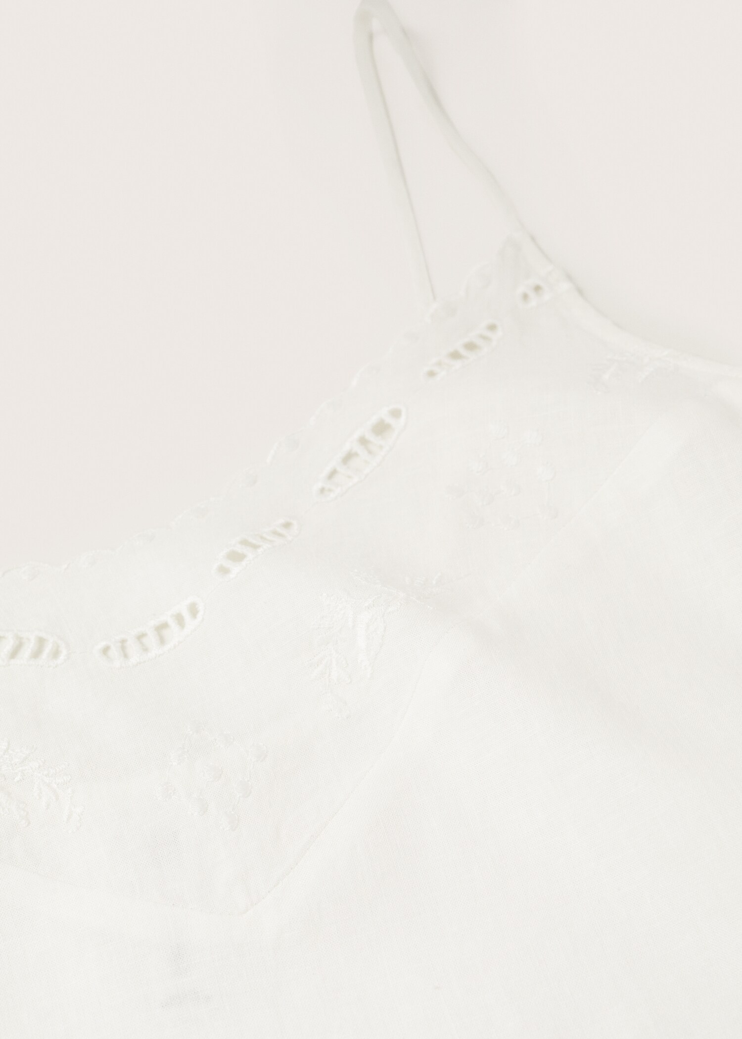 Top lin détails ajourés - Détail de l'article 8
