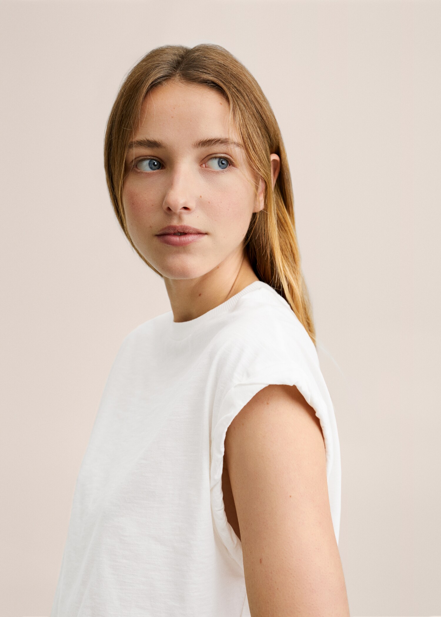 Cotton sleeveless t-shirt - Details of the article 2