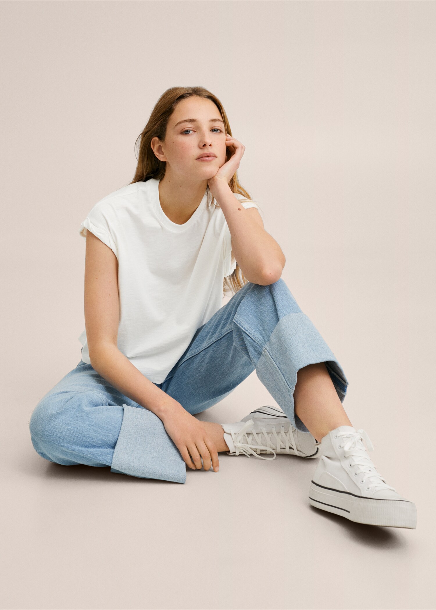 Cotton sleeveless t-shirt - Details of the article 3