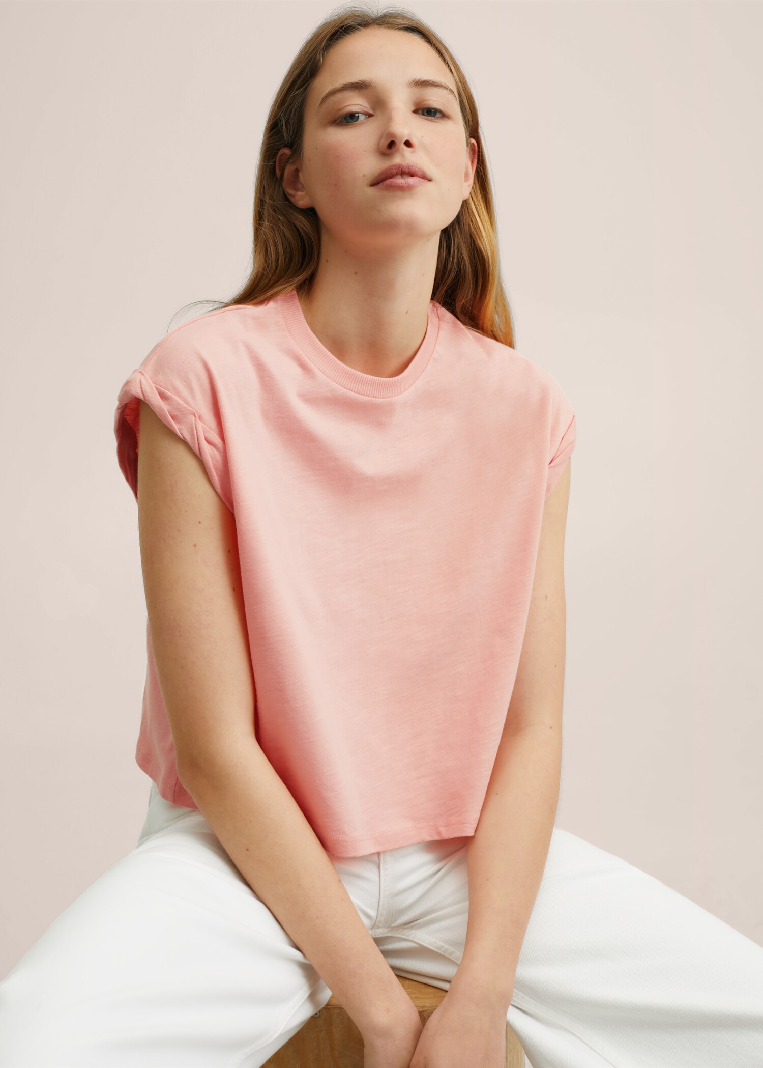 Cotton sleeveless t-shirt - Details of the article 3