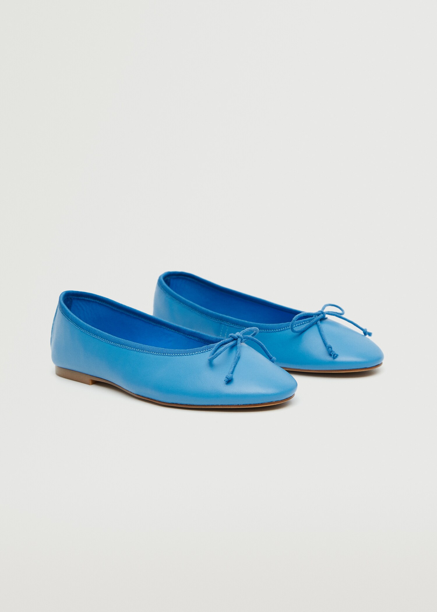 Ballerines cuir nœud - Plan moyen