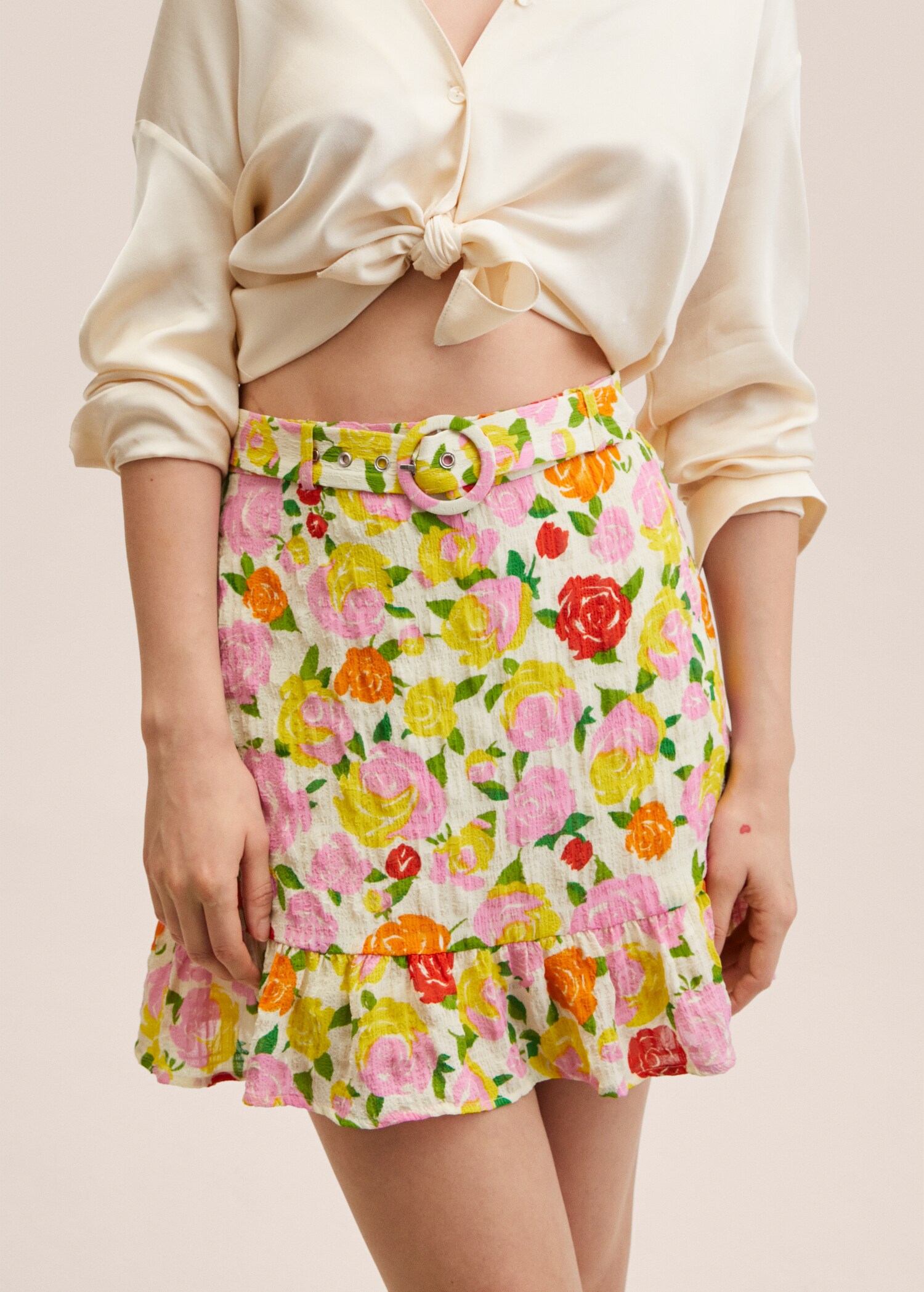 Minifalda estampado floral - Plano medio