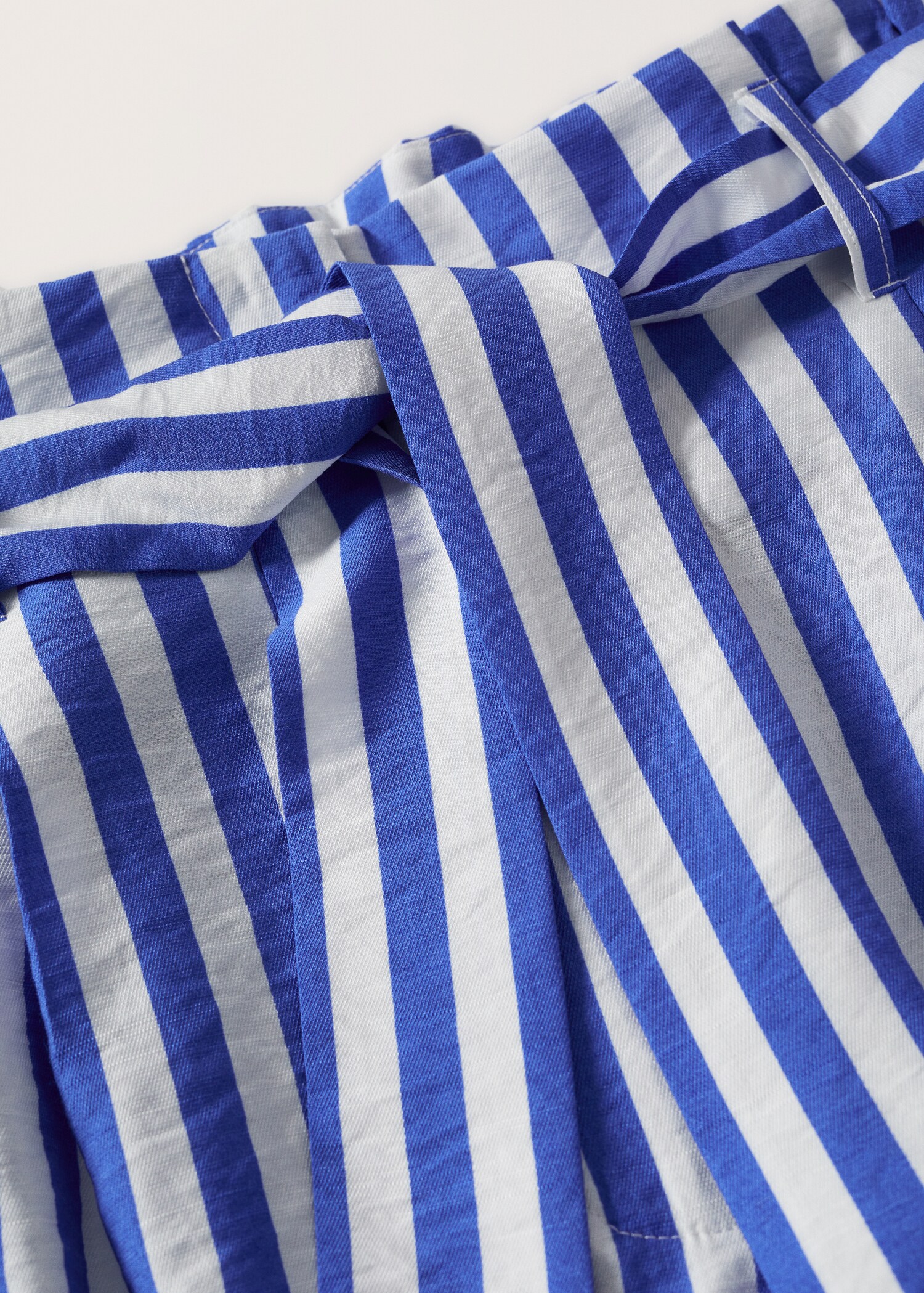 Paperbag printed shorts - Details of the article 8