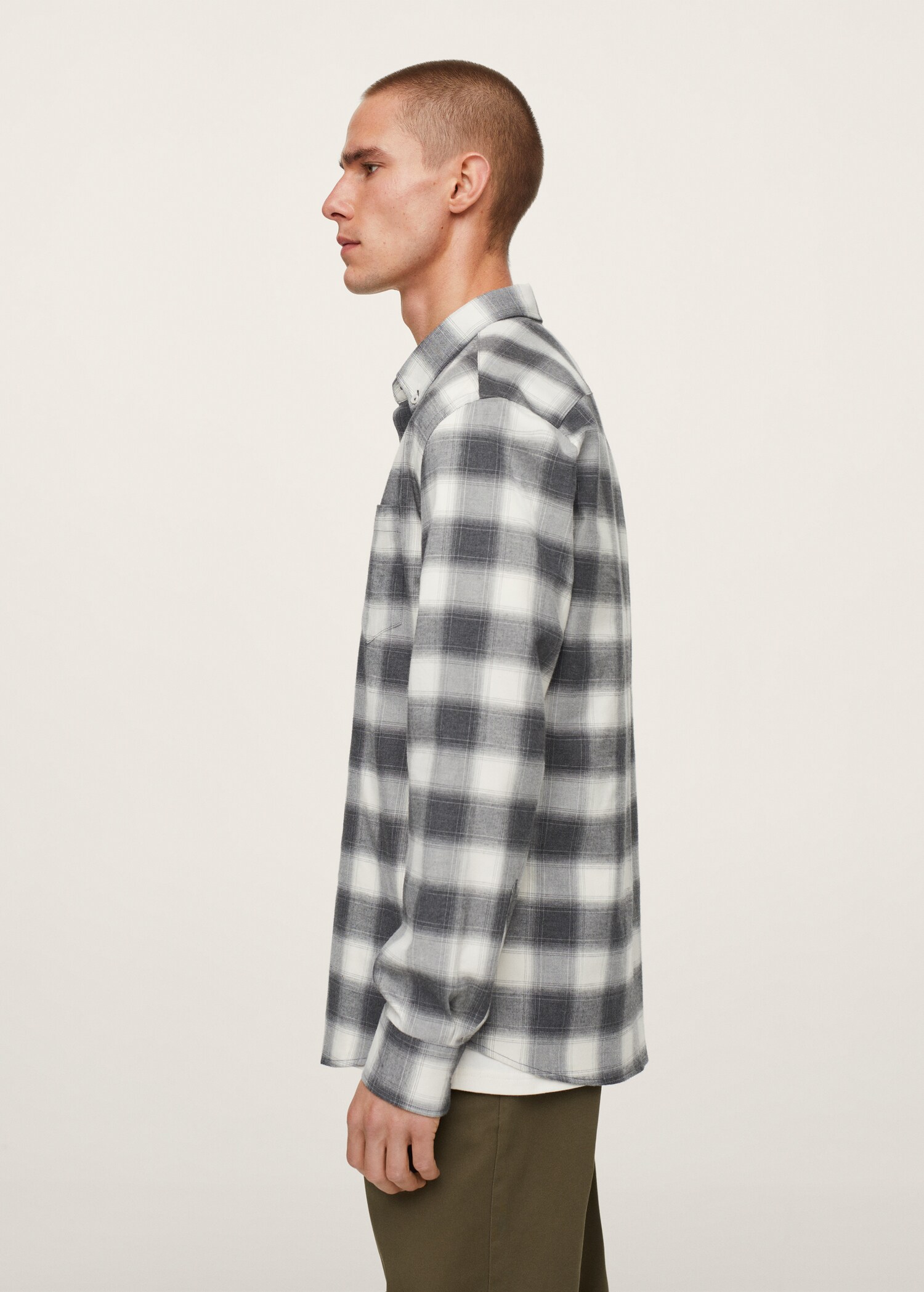 Checked flannel shirt - Details of the article 2