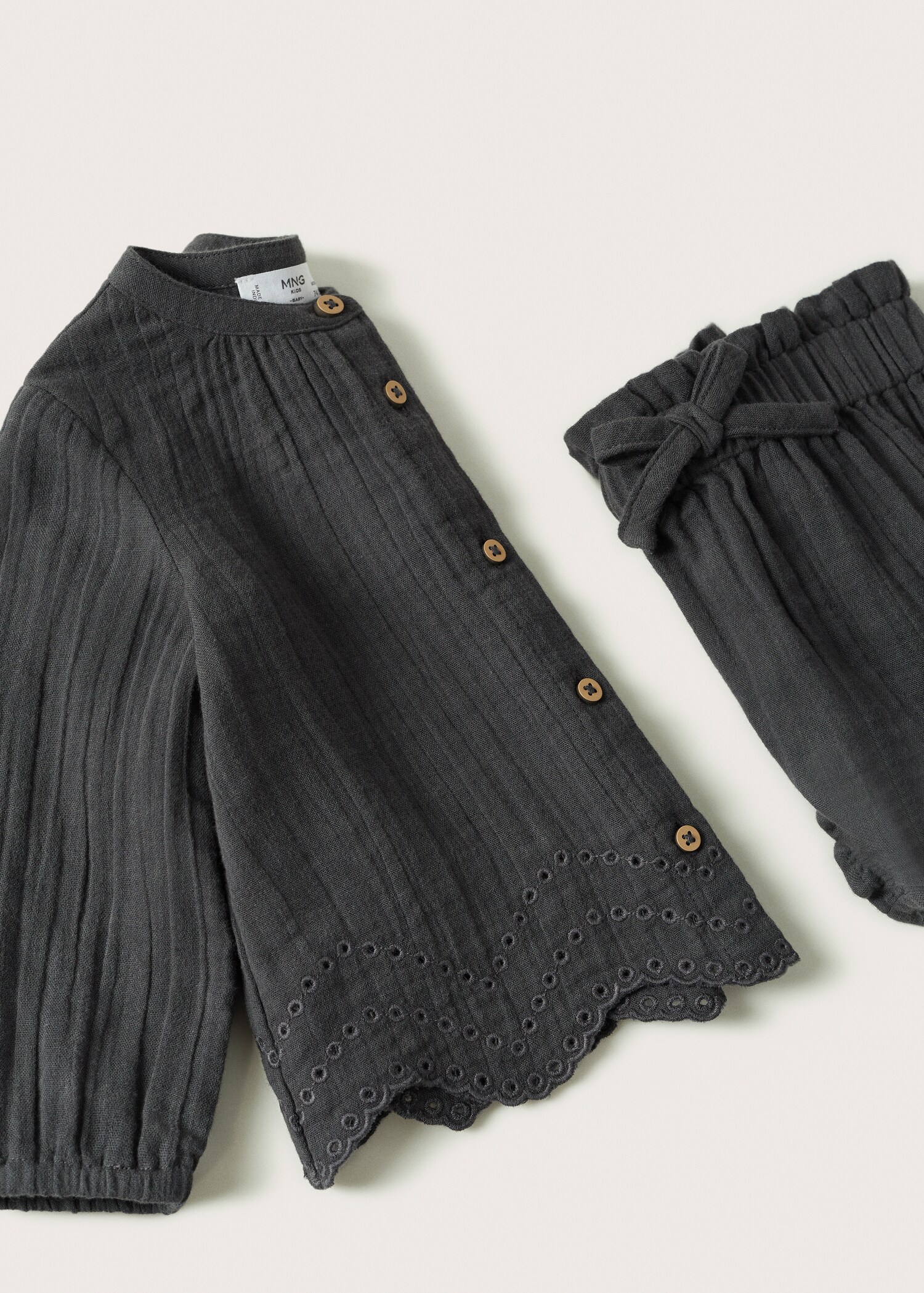 Conjunto de blusa con ranita - Detalle del artículo 9