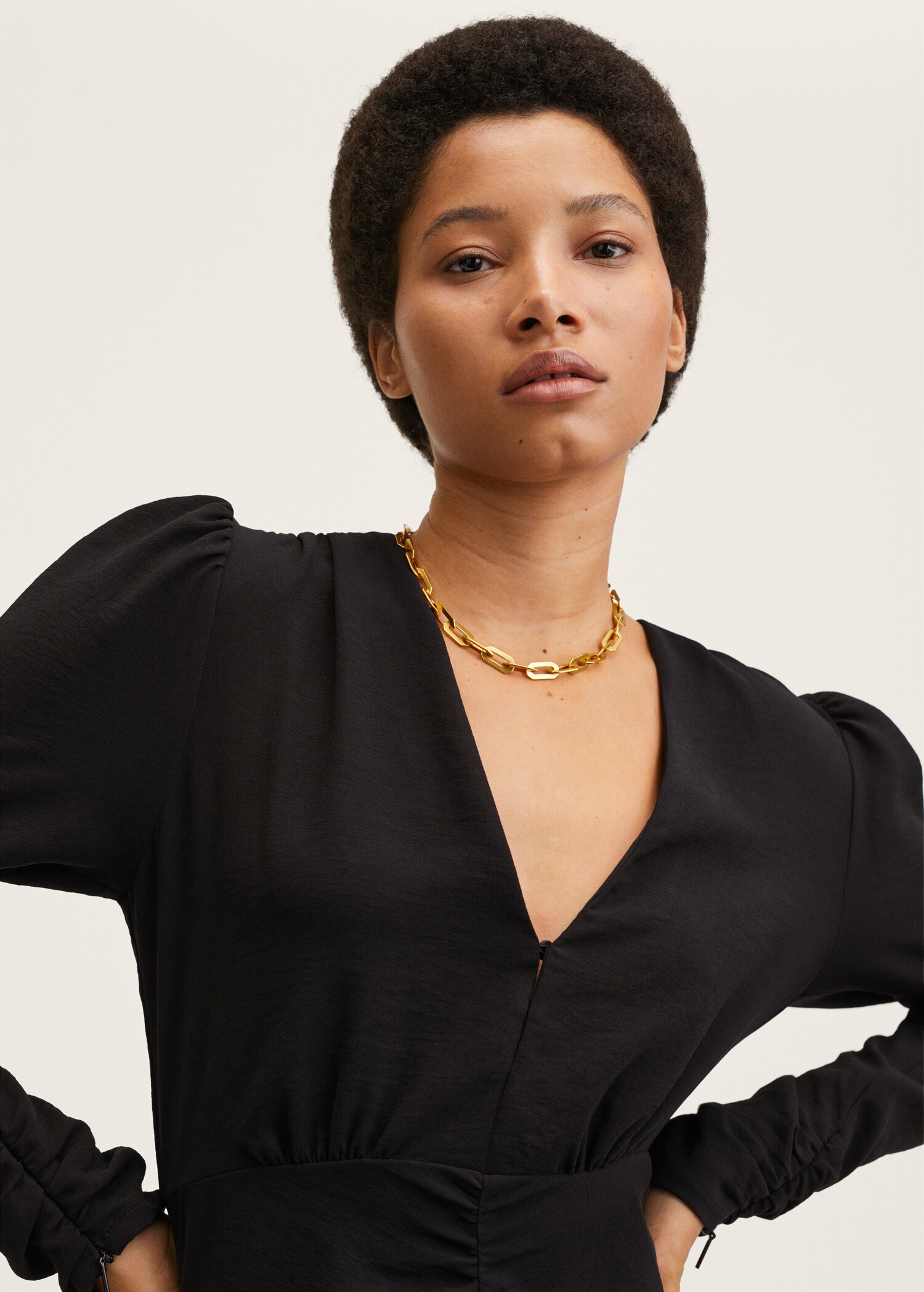 Ruffled dress with puffed sleeves - Details of the article 2