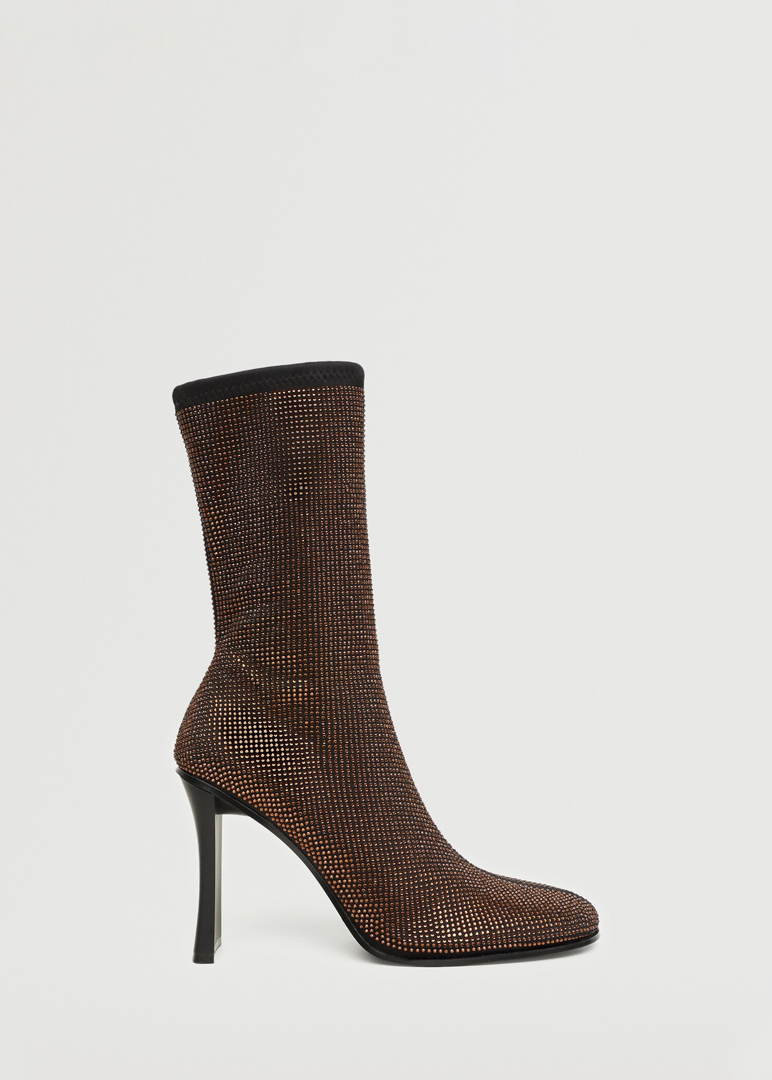 Glänzende Stiefel mit Absatz - Artikel ohne Model