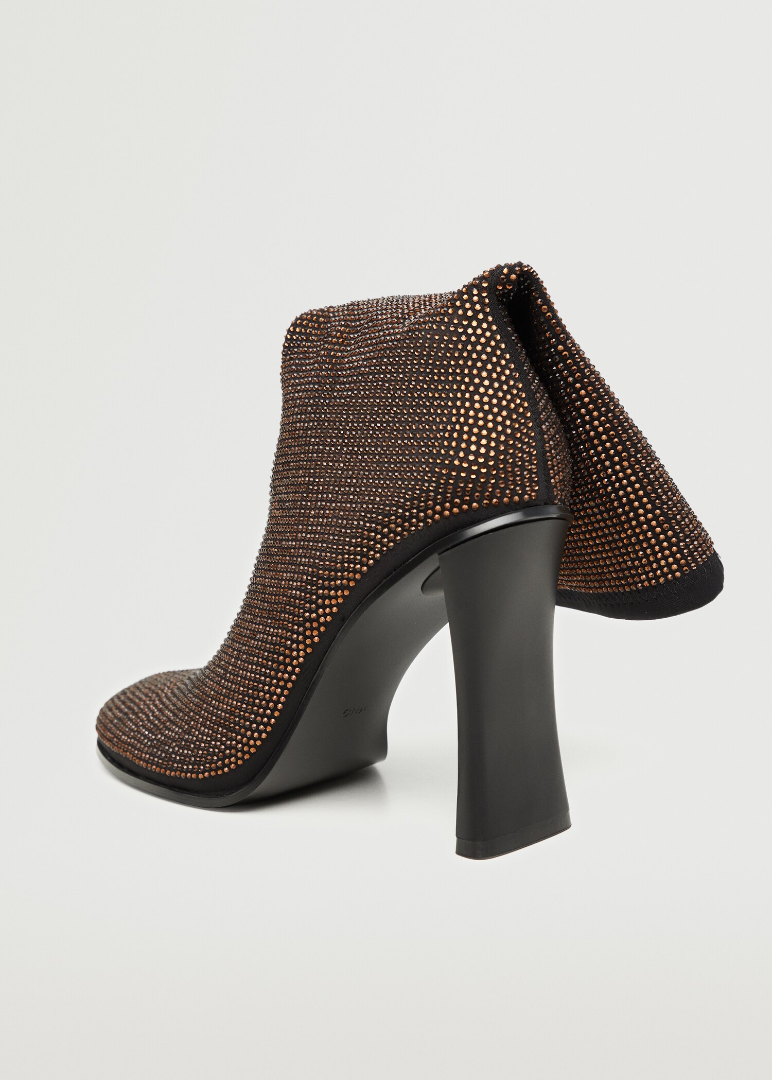 Glänzende Stiefel mit Absatz - Detail des Artikels 3