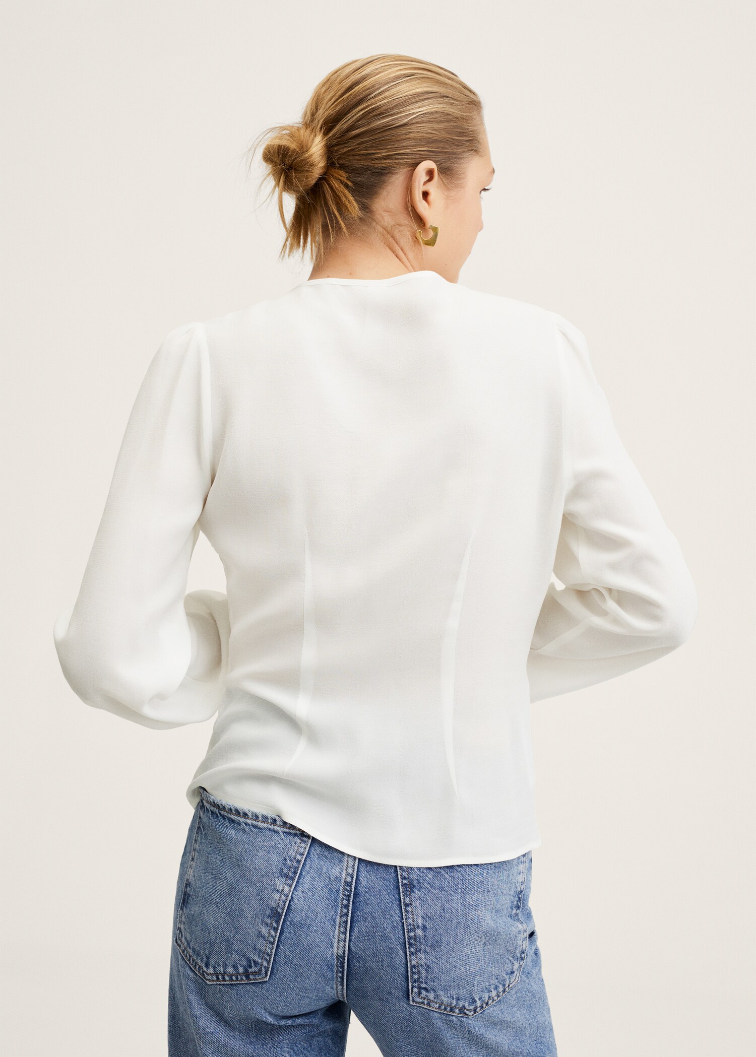 Embroidered details blouse - Reverse of the article