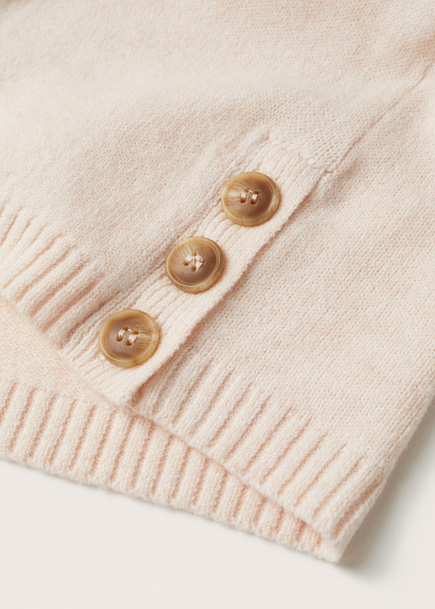 Úpletový svetr s detailem knoflíků - Detail zboží 8