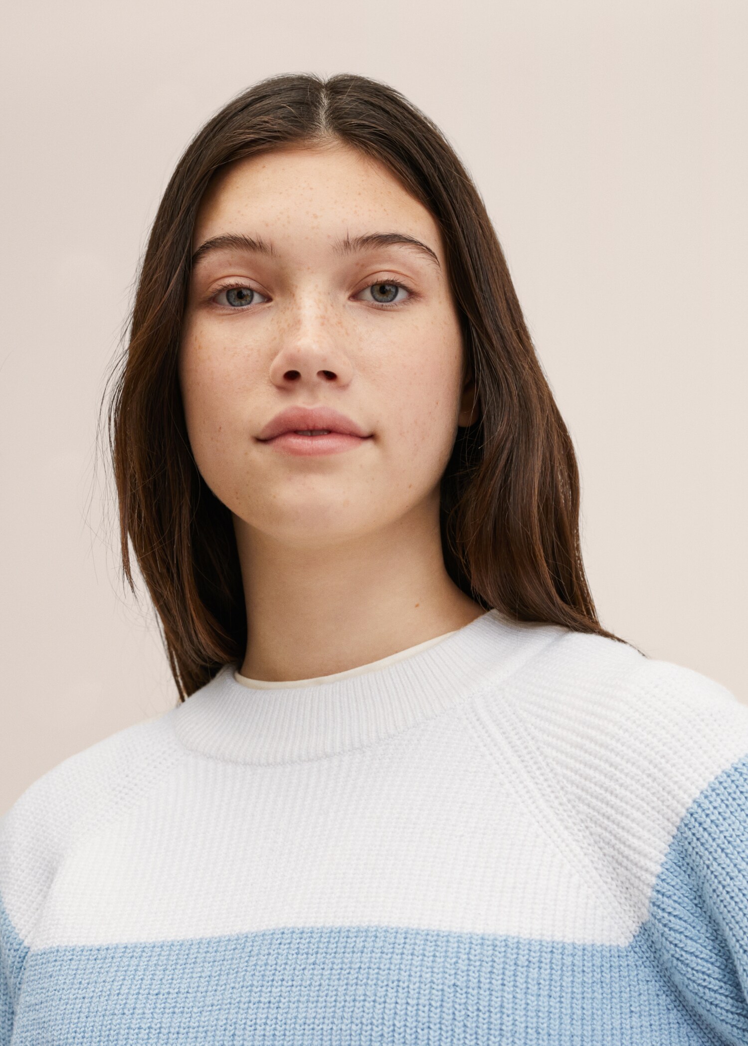 Bicolour knit sweater - Details of the article 1