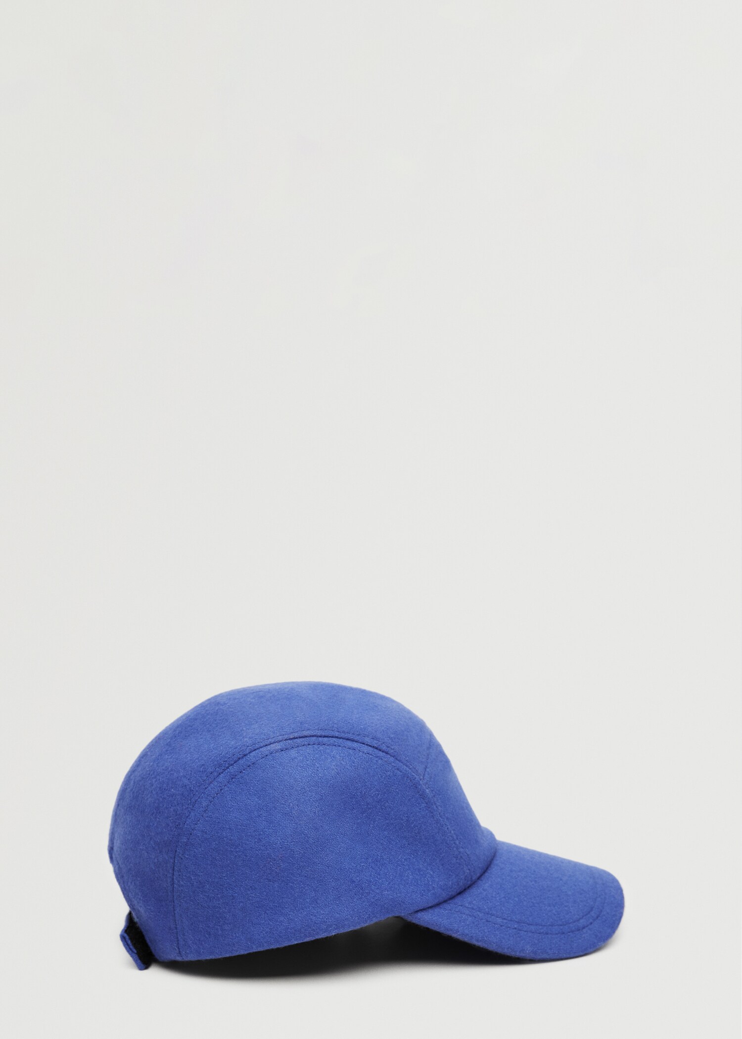 Wool cap with visor - Article without model