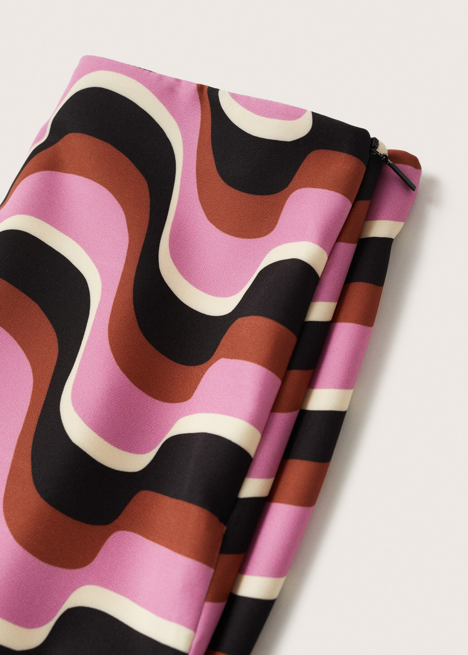 Printed straight trousers - Details of the article 8