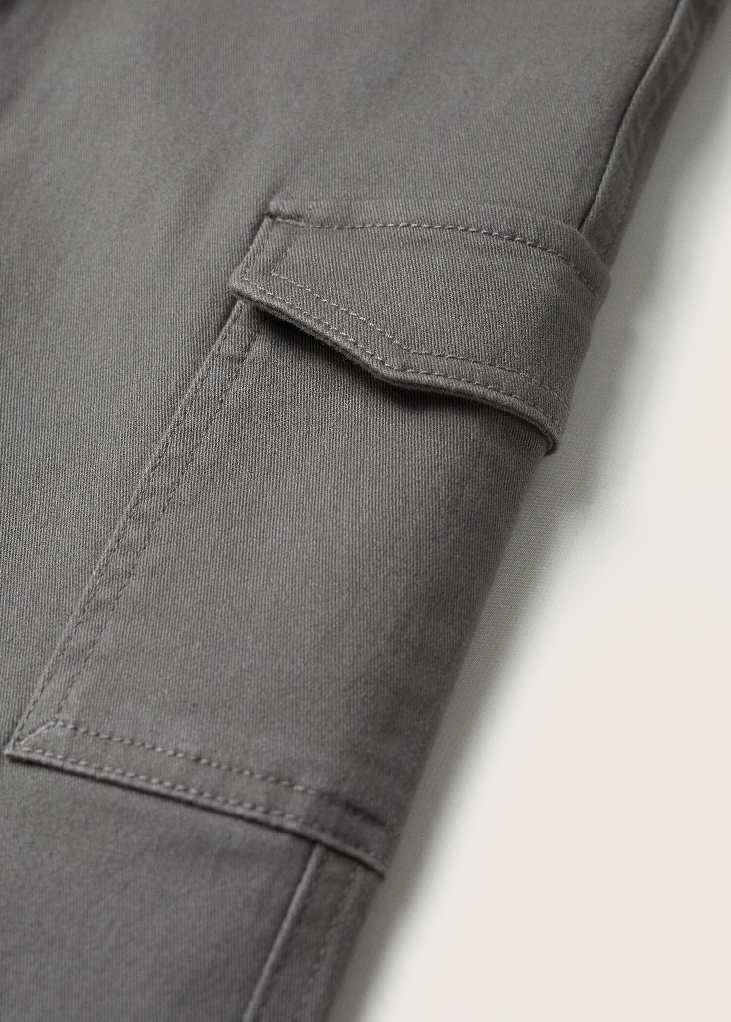 Cotton cargo trousers - Details of the article 8