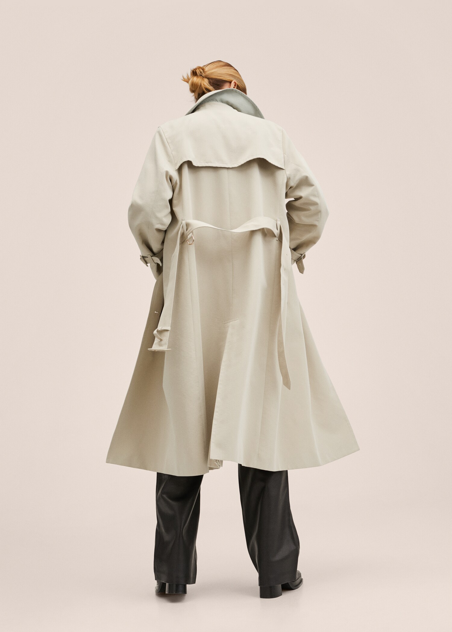 Double breasted trench - Reverse of the article