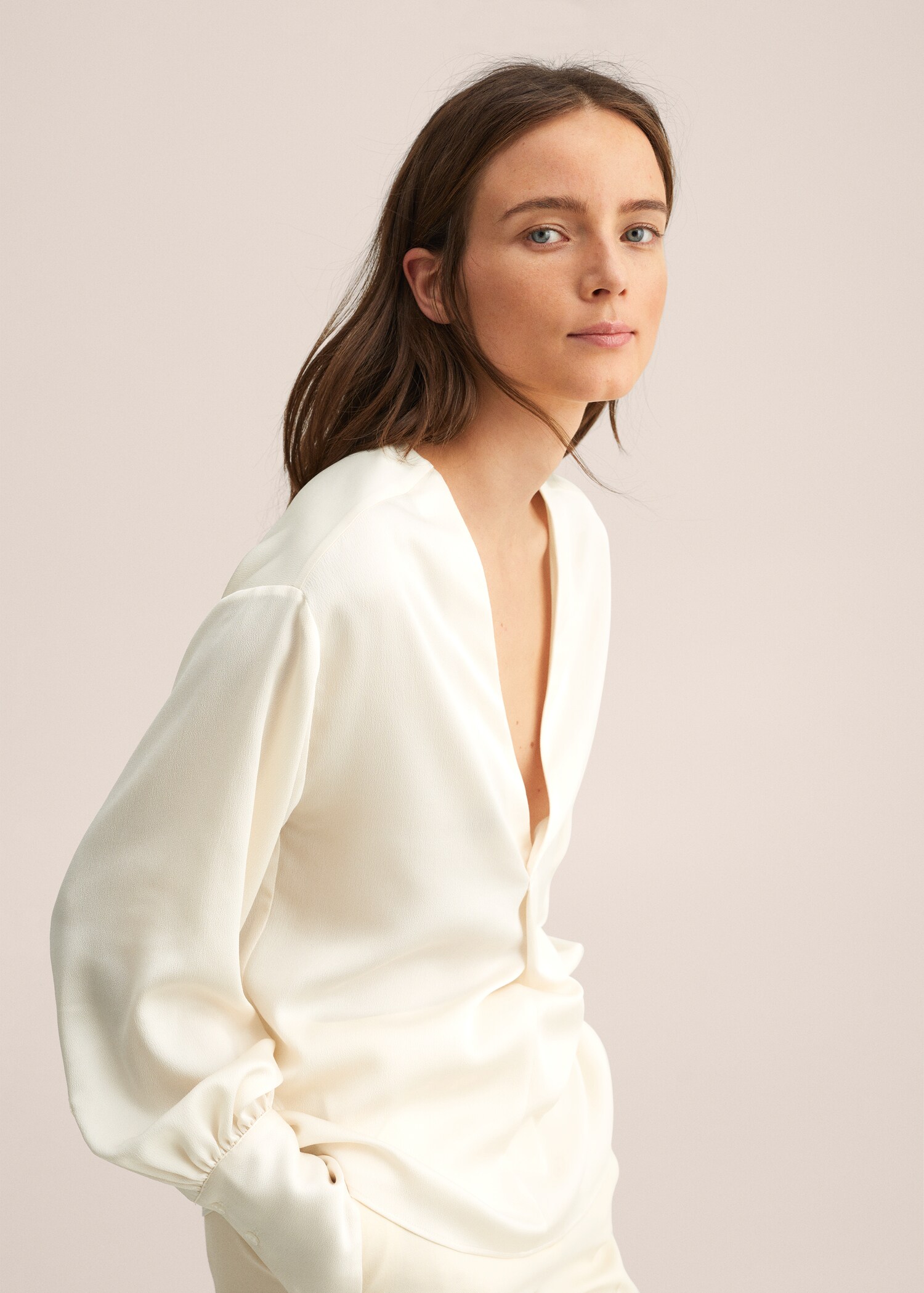 Satin finish flowy blouse - Details of the article 2