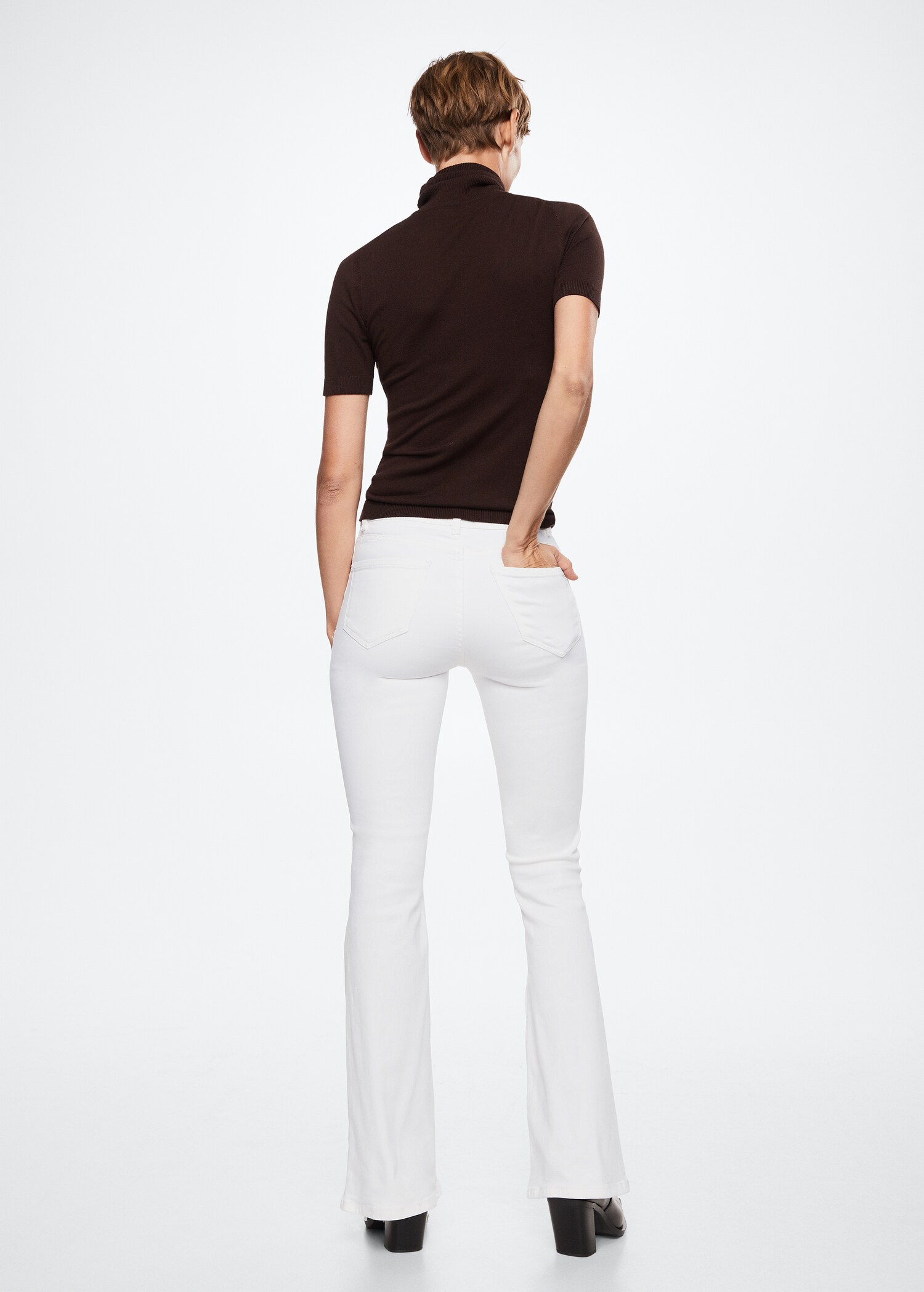Medium-rise flared jeans  - Reverse of the article