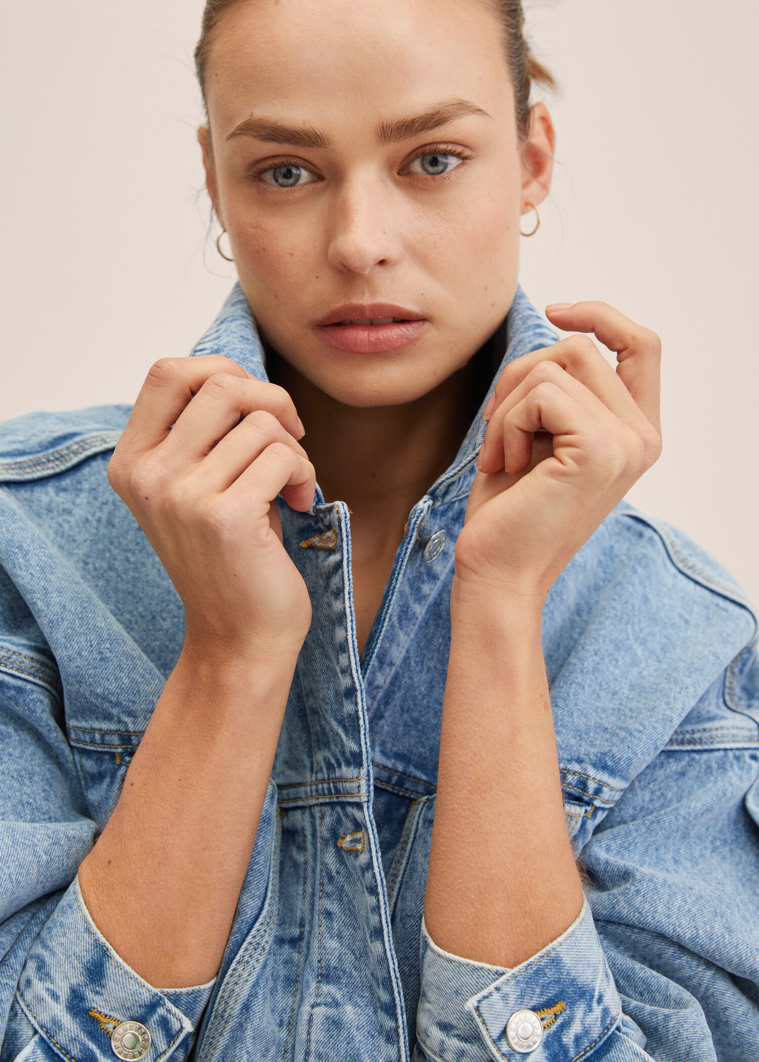 Blouson jean bords effilochés - Détail de l'article 2