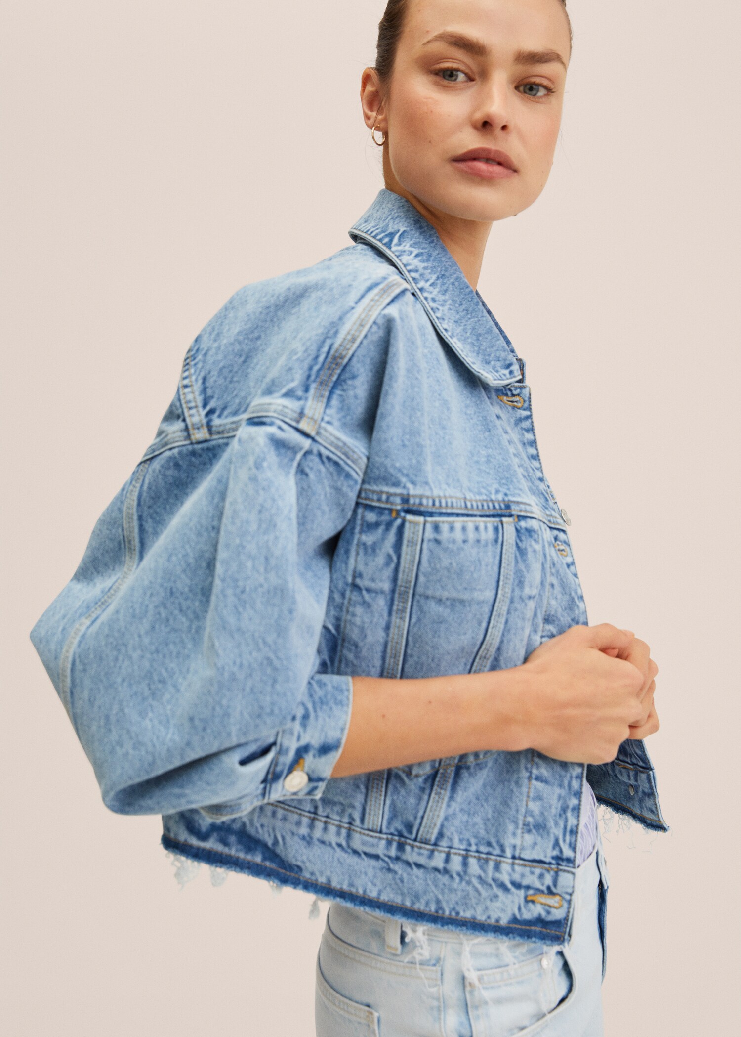 Blouson jean bords effilochés - Détail de l'article 3