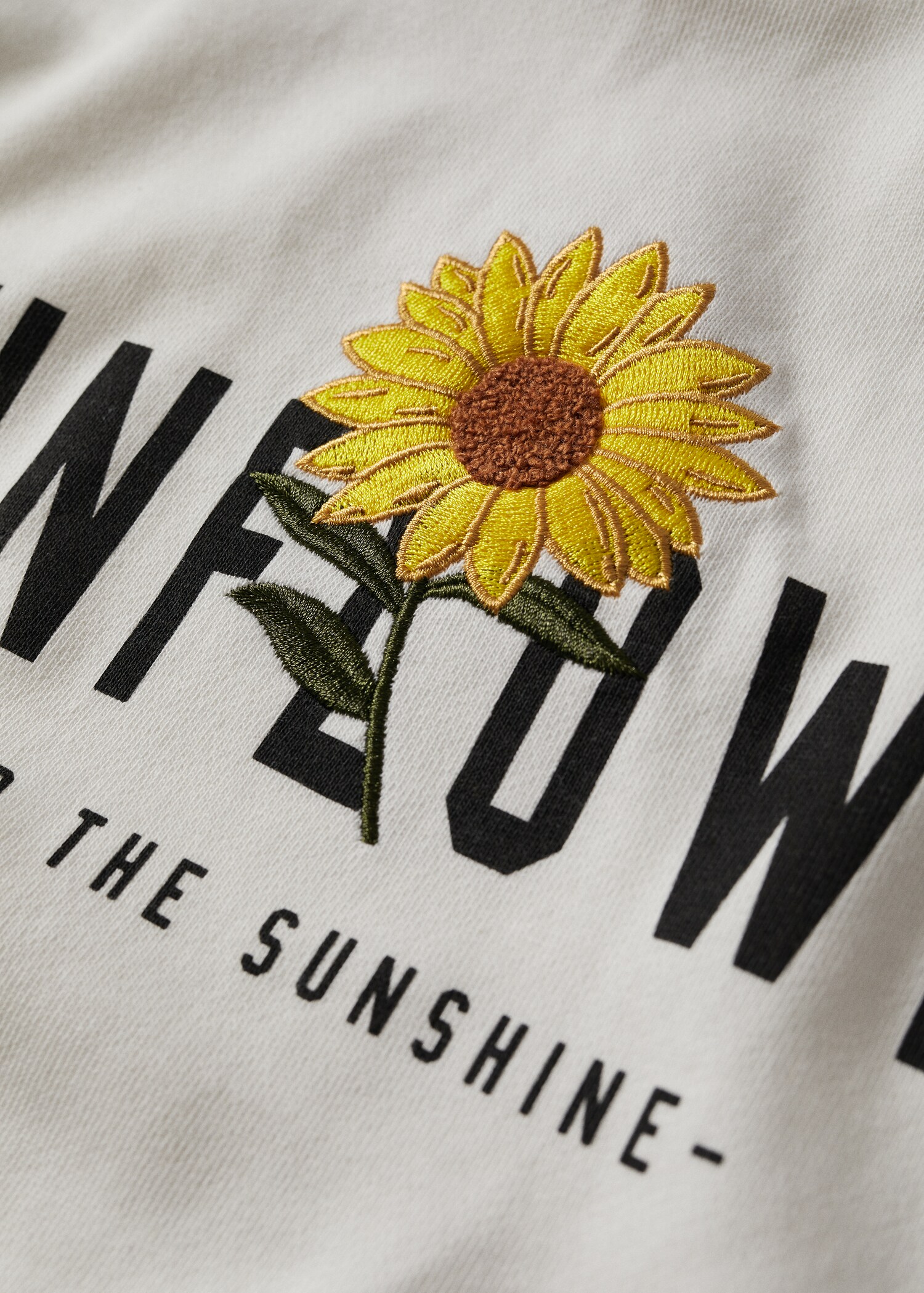 Embroidered message sweatshirt - Details of the article 8