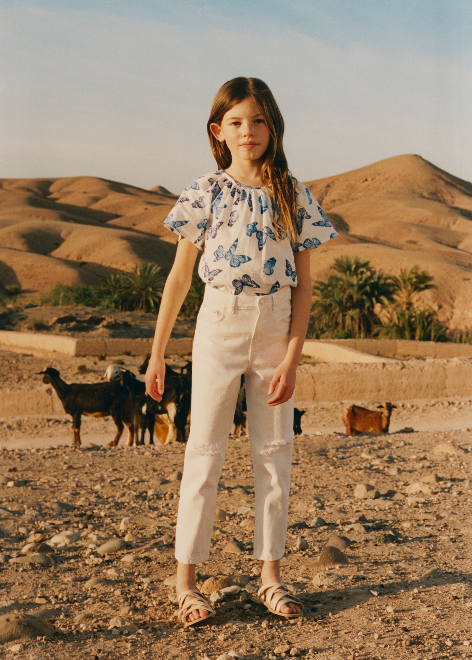 Mom fit decorative rips jeans - Details of the article 6