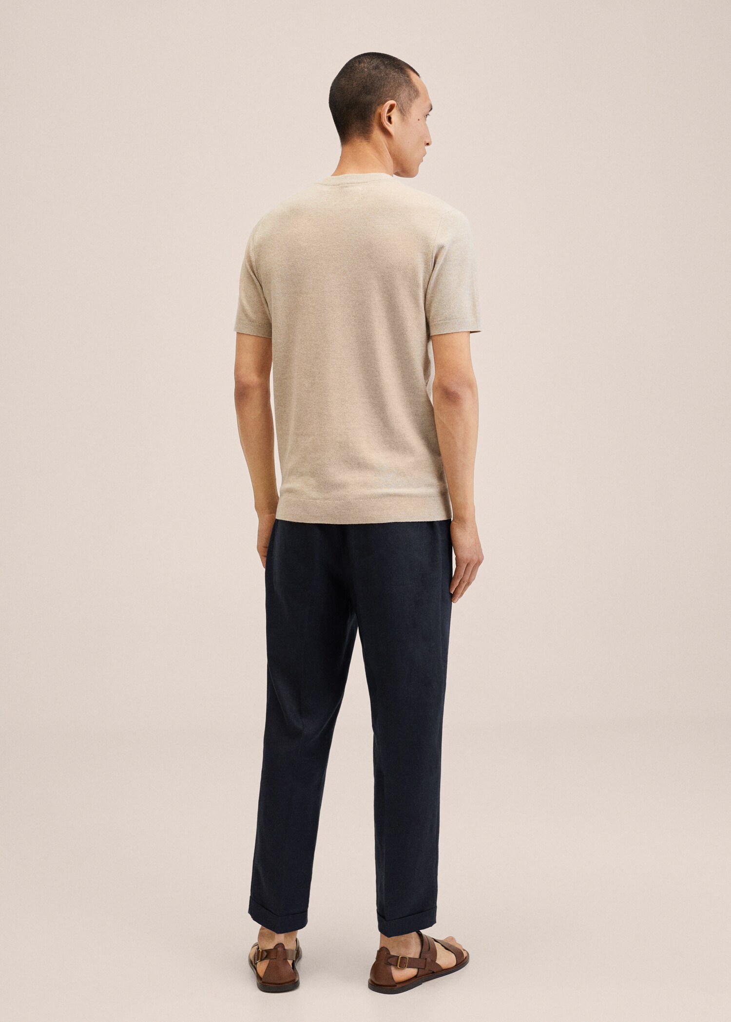 Relaxed linen trousers - Reverse of the article