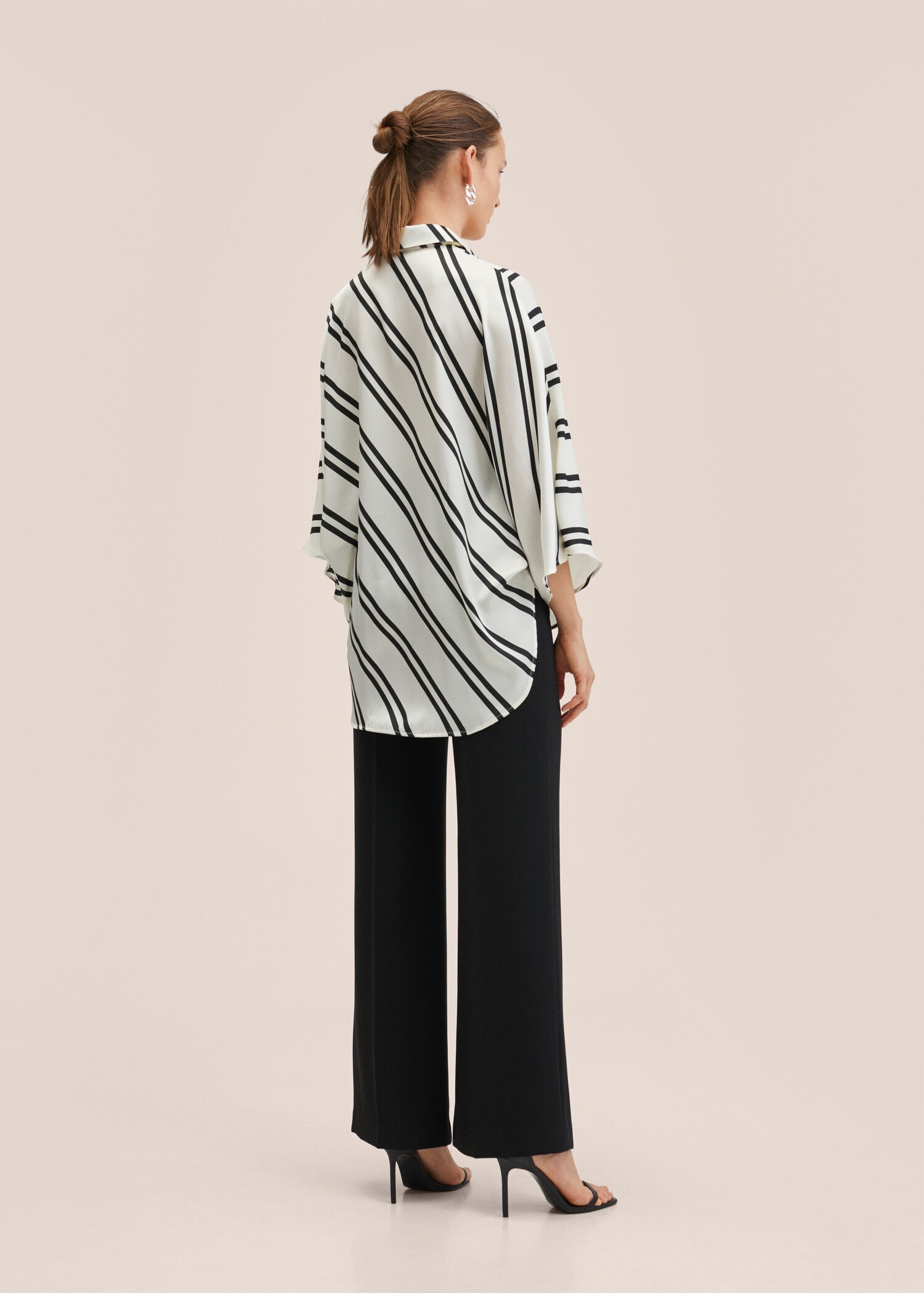 Blusa satinada rayas - Reverso del artículo