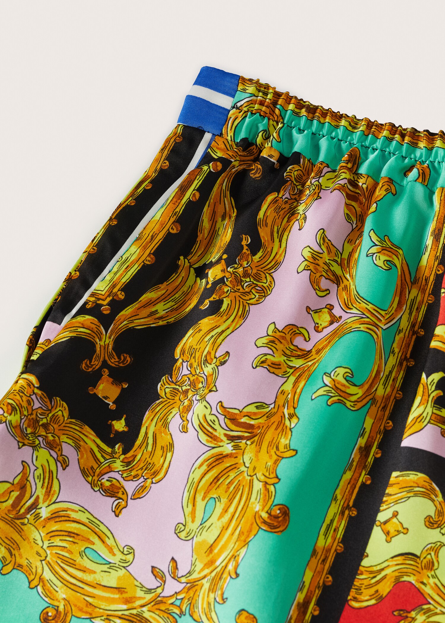 Printed flowy shorts - Details of the article 8