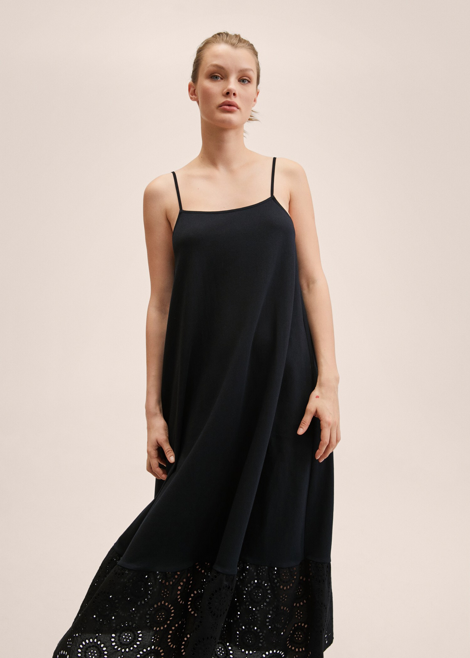 Baumwollkleid mit Schweizer Stickerei - Mittlere Ansicht