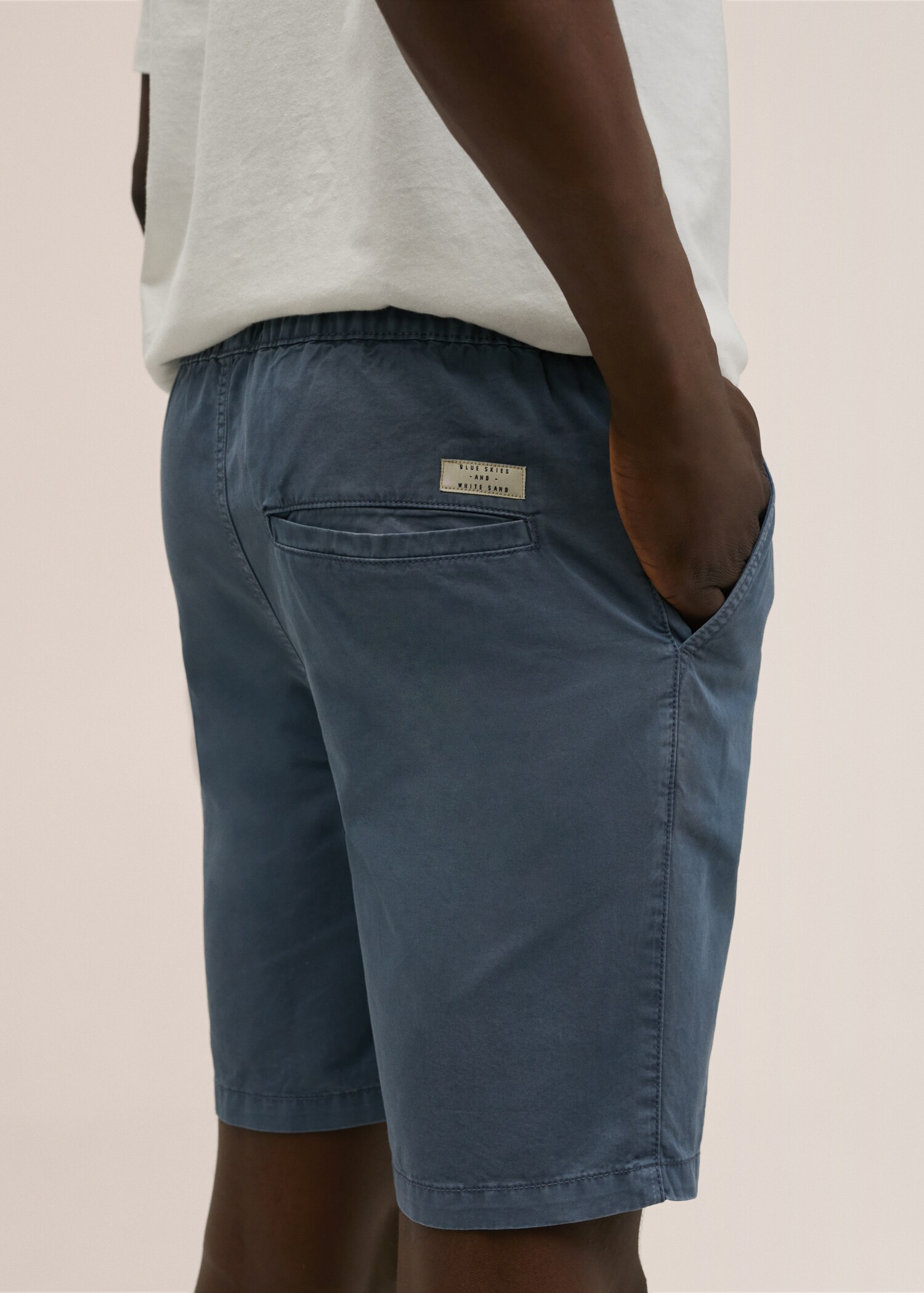 Cotton shorts with elastic waist - Details of the article 2