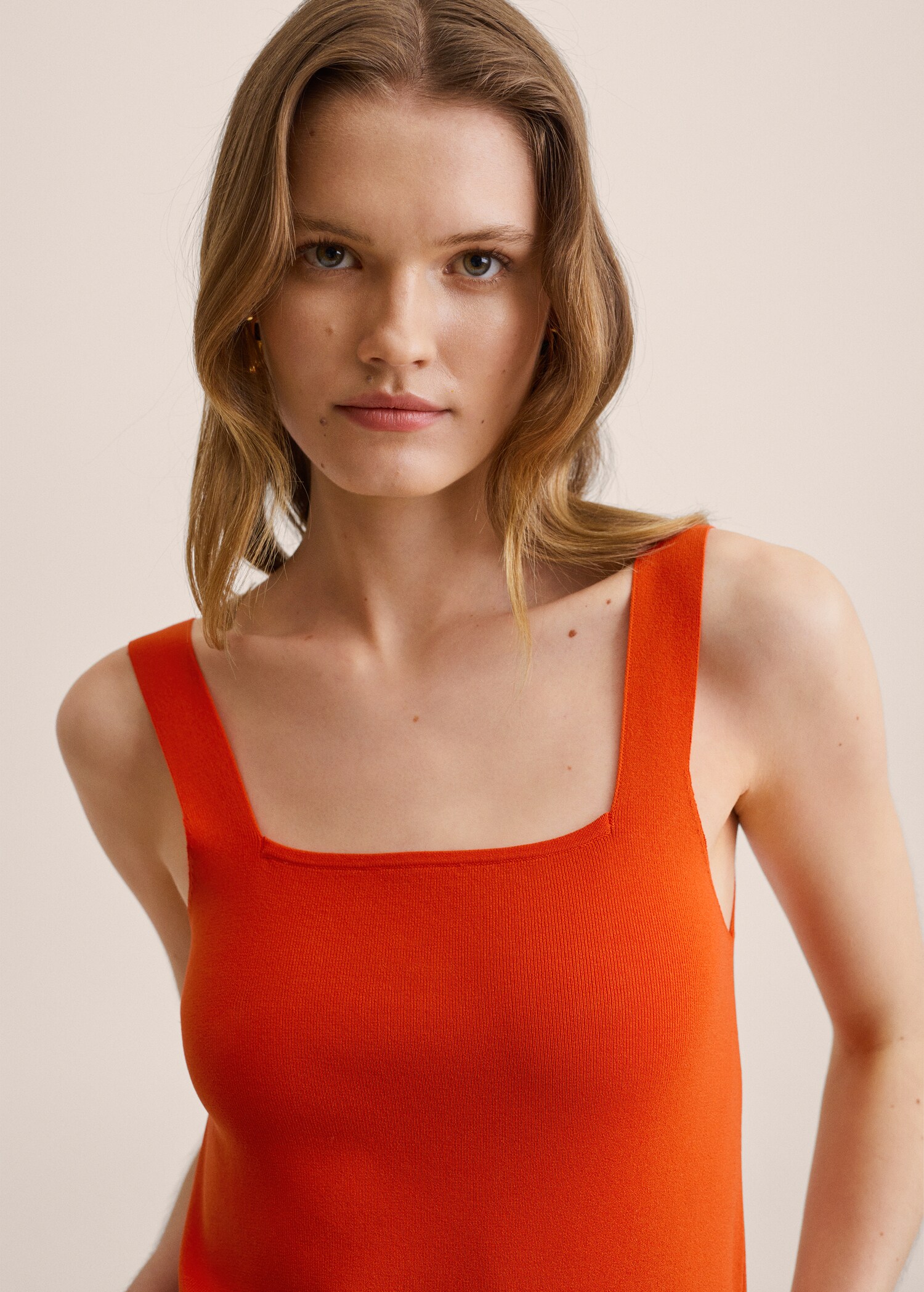 Fine knitted dress - Details of the article 1