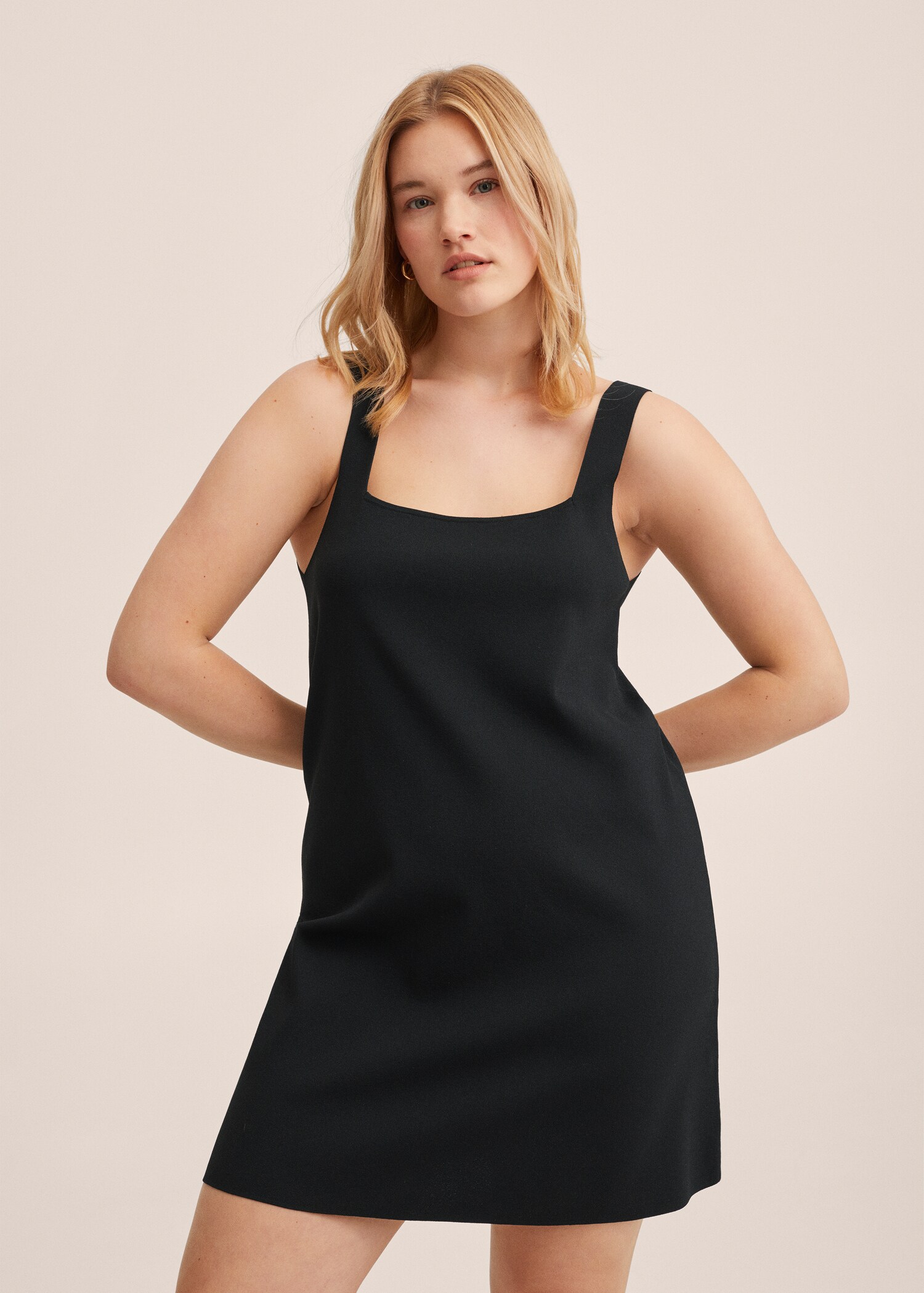 Fine knitted dress - Details of the article 4