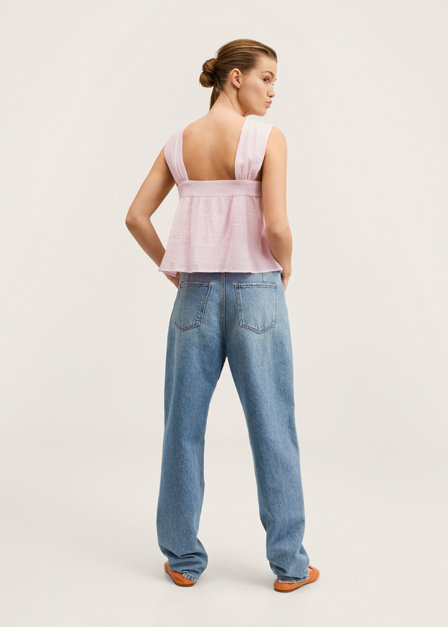 Ruffled strap top - Reverse of the article