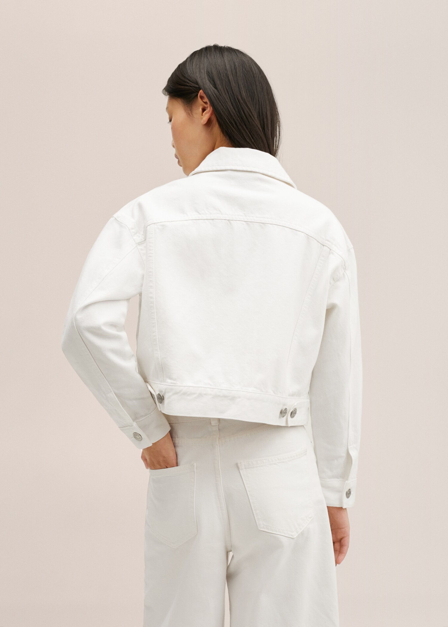 Jeansjacke mit Taschen - Rückseite des Artikels