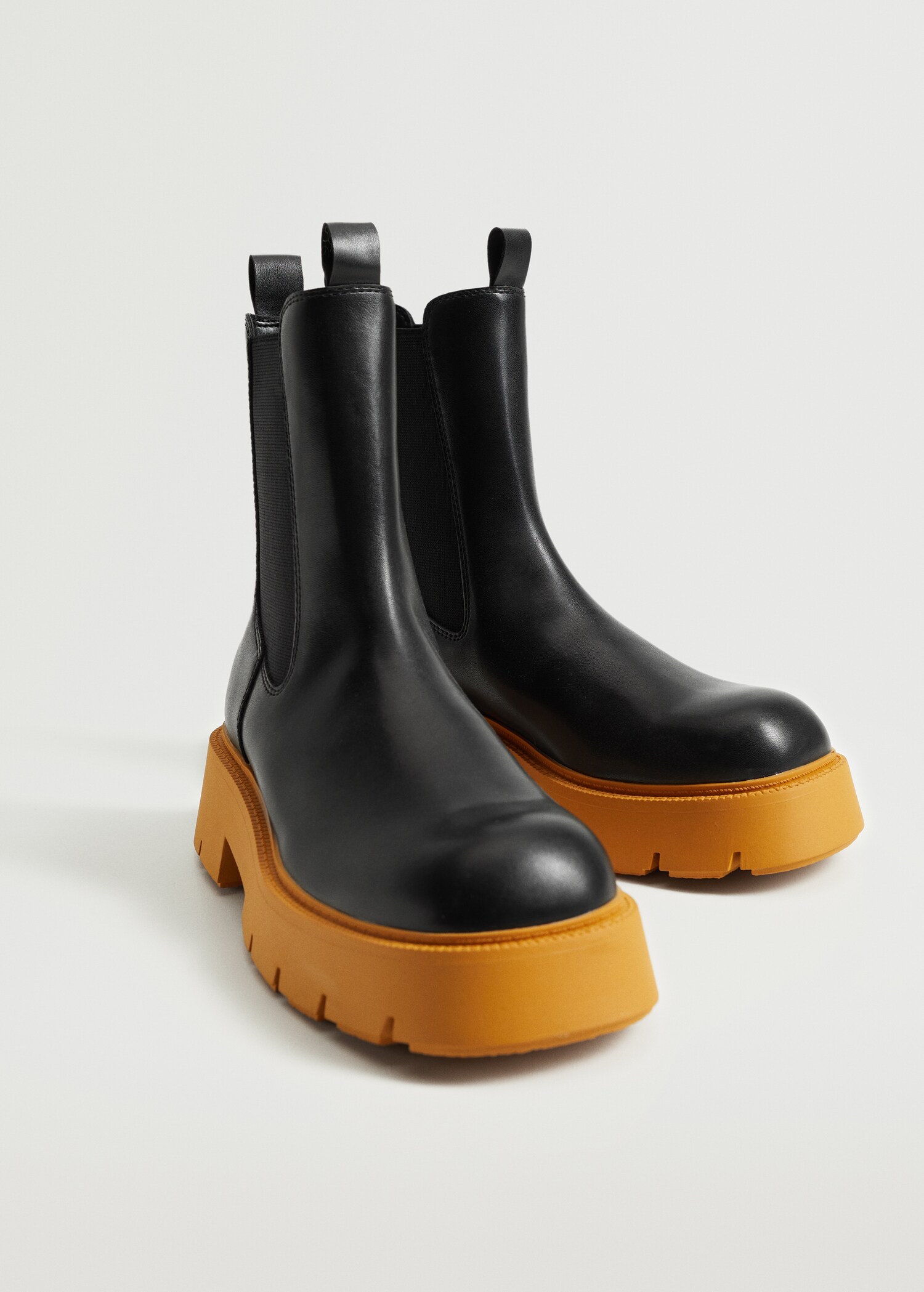 Contrast-sole ankle boots - Medium plane