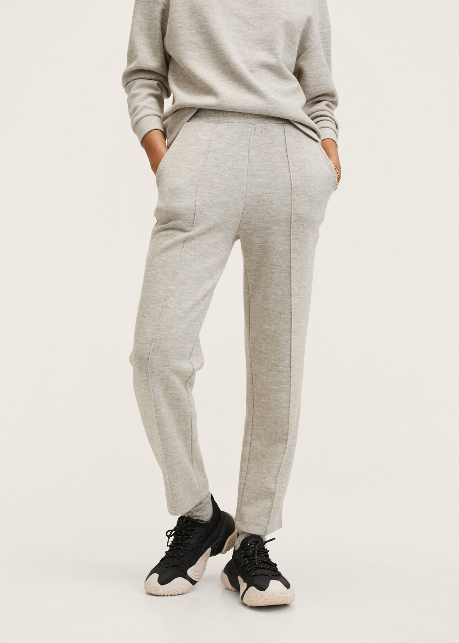 Pantalón jogger bolsillos - Plano medio