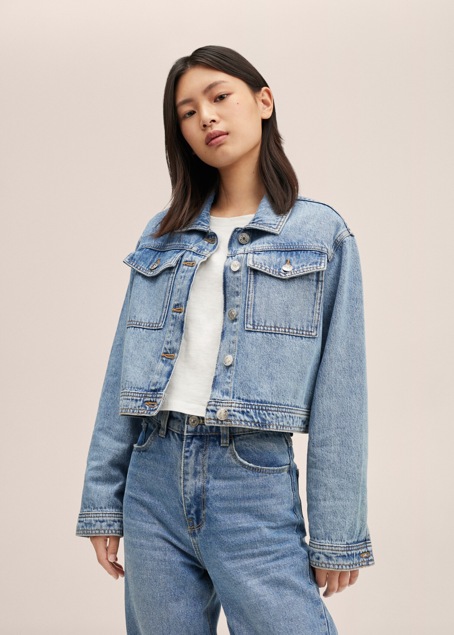 Cazadora crop denim - Plano medio
