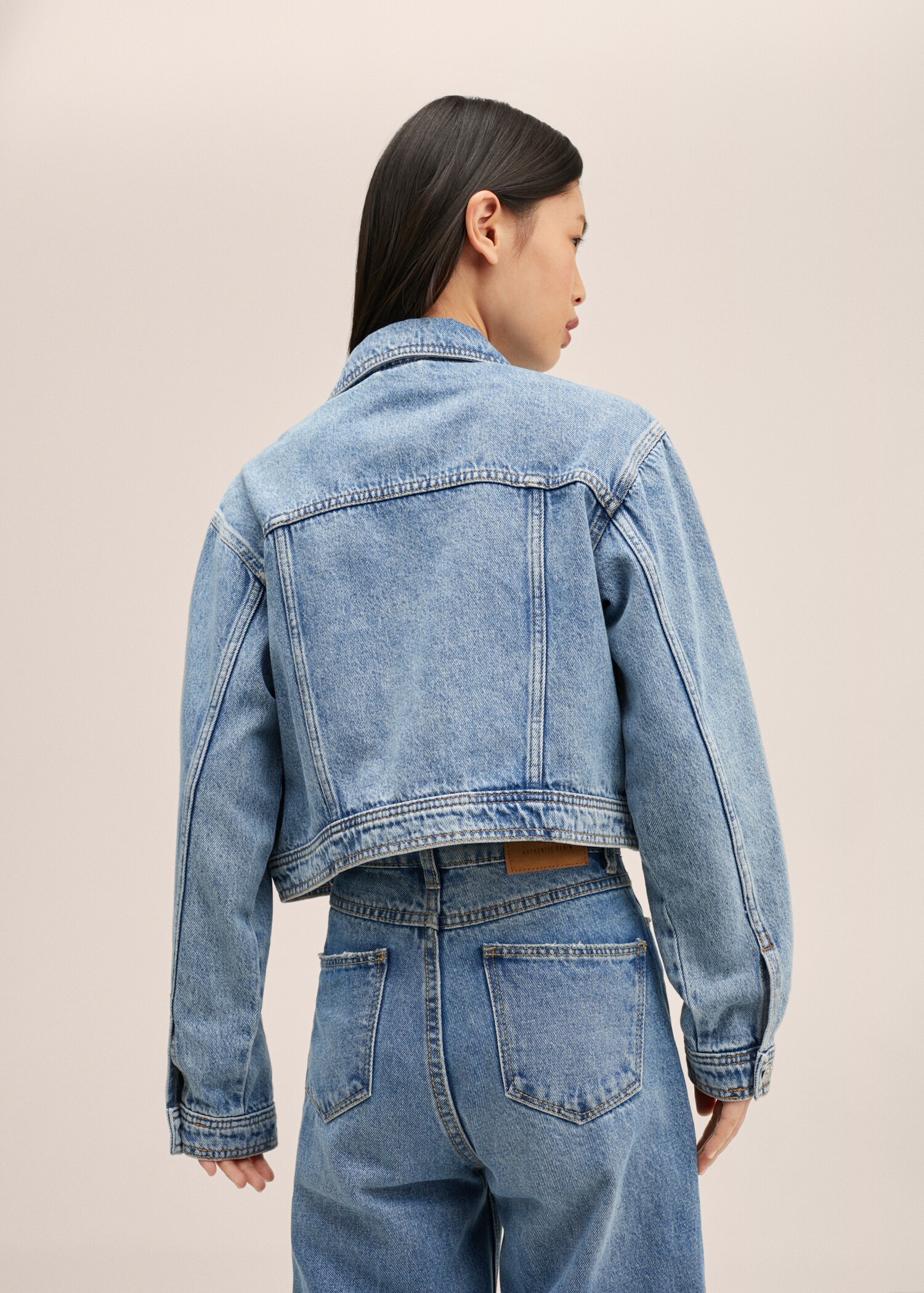 Cazadora crop denim - Reverso del artículo