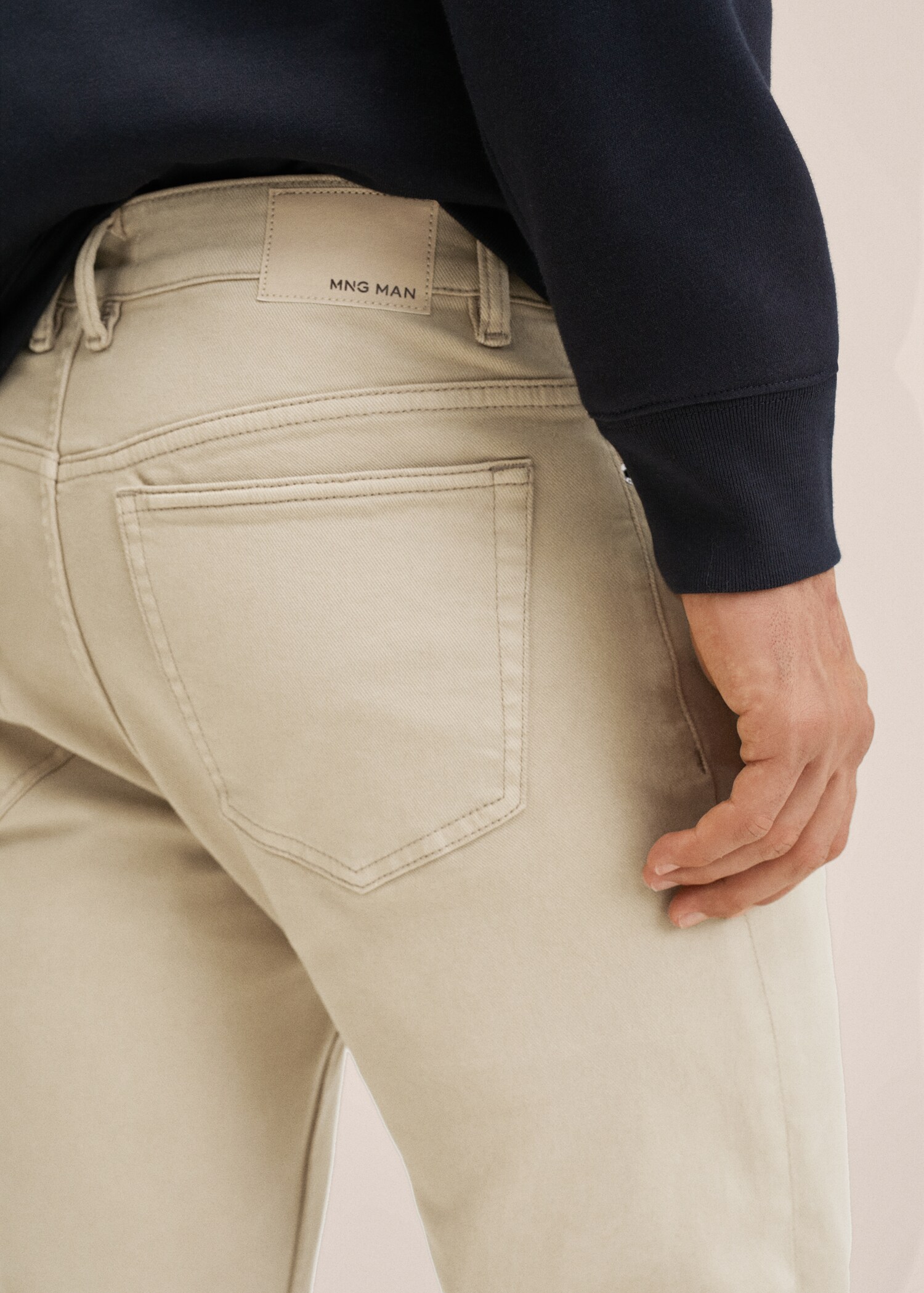 Slim-fit coloured jeans - Details of the article 3