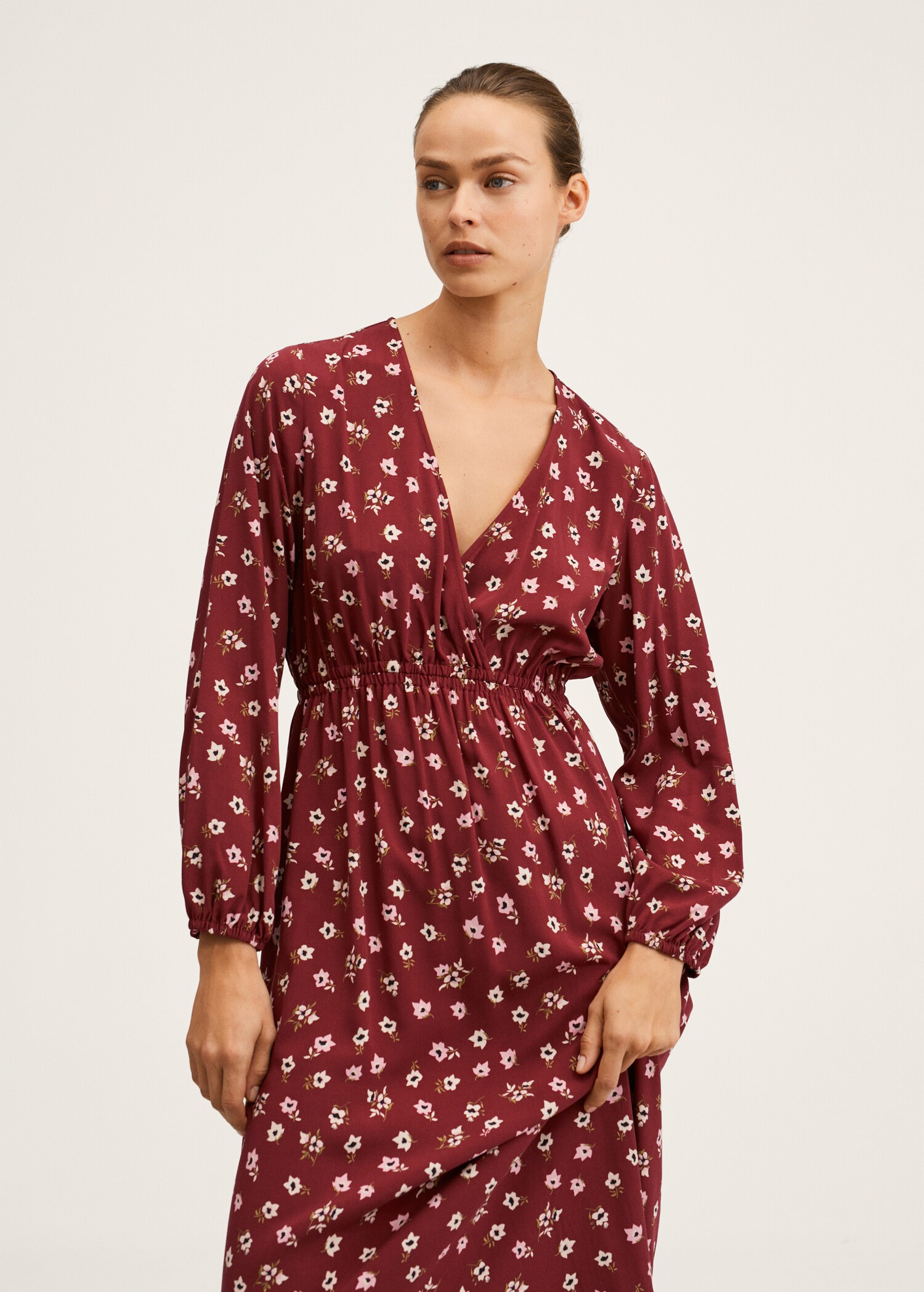 Vestido estampado flores - Plano medio