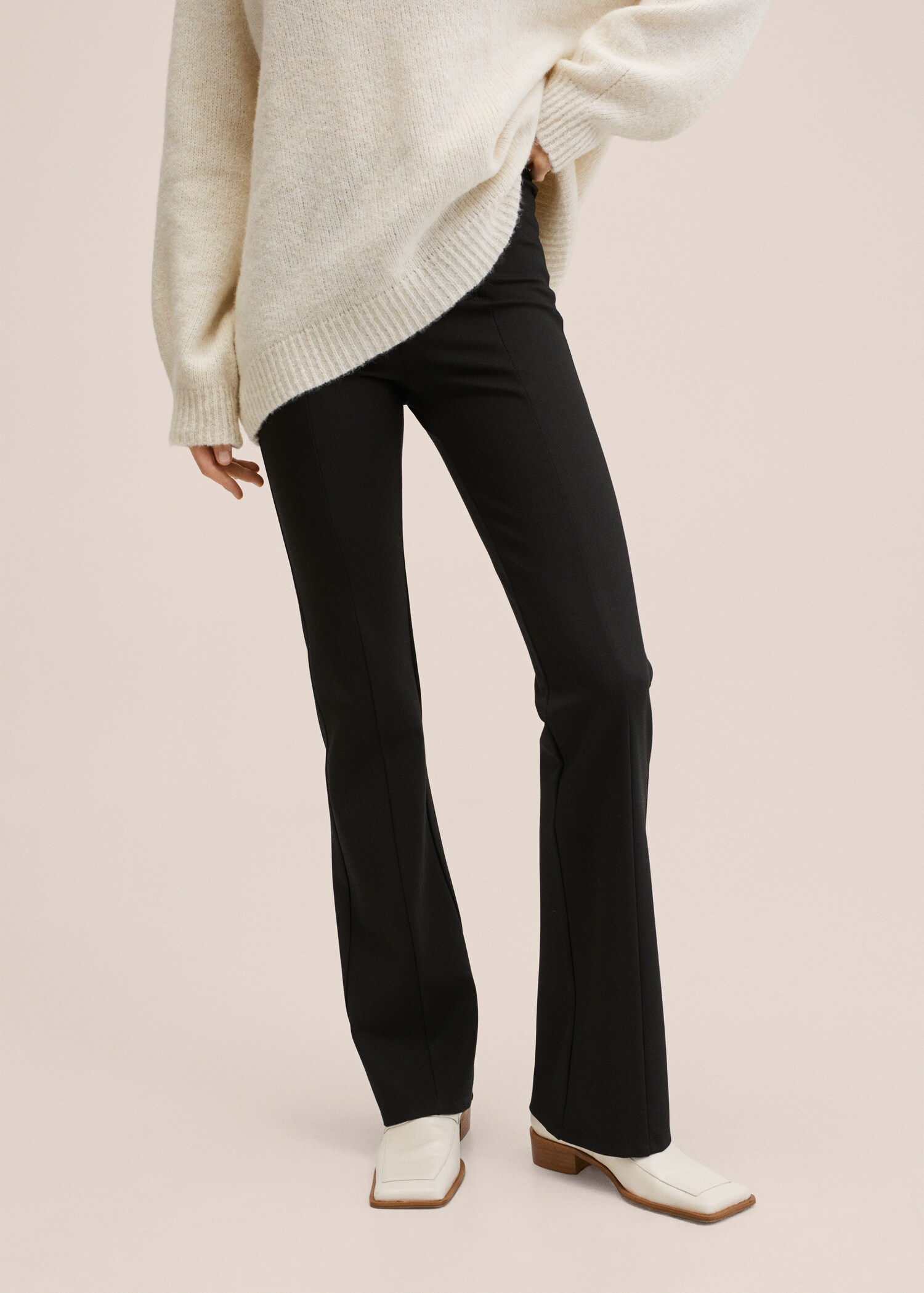 Ausgestellte Strickleggings  - Mittlere Ansicht