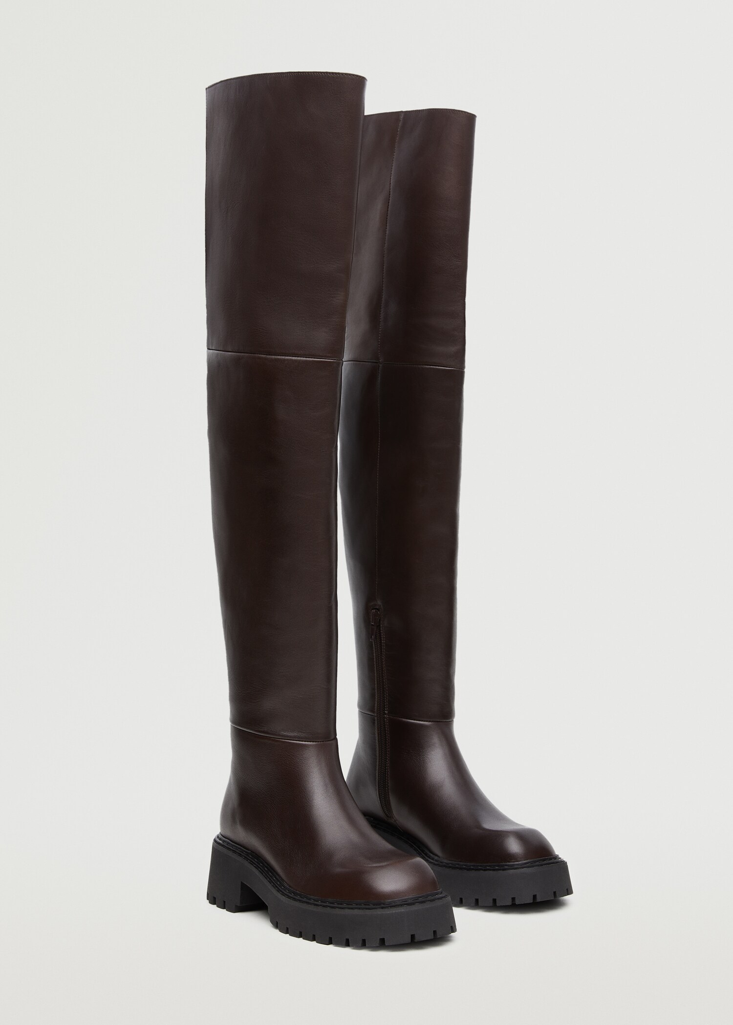 Bota piel suela track - Plano medio